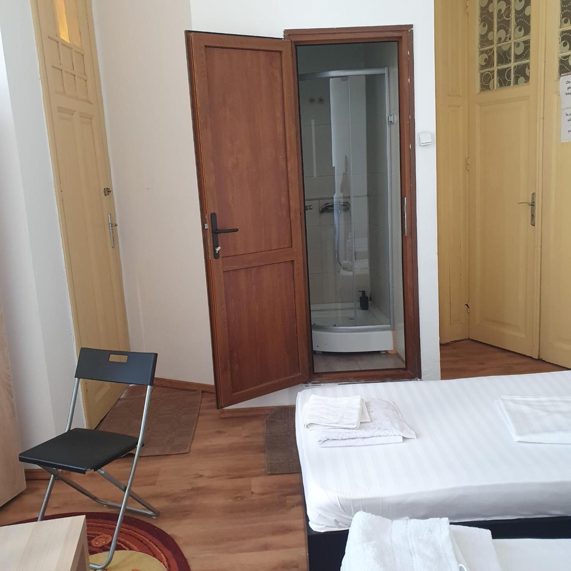 Deluxe Room (2 Adults + 1 Child)