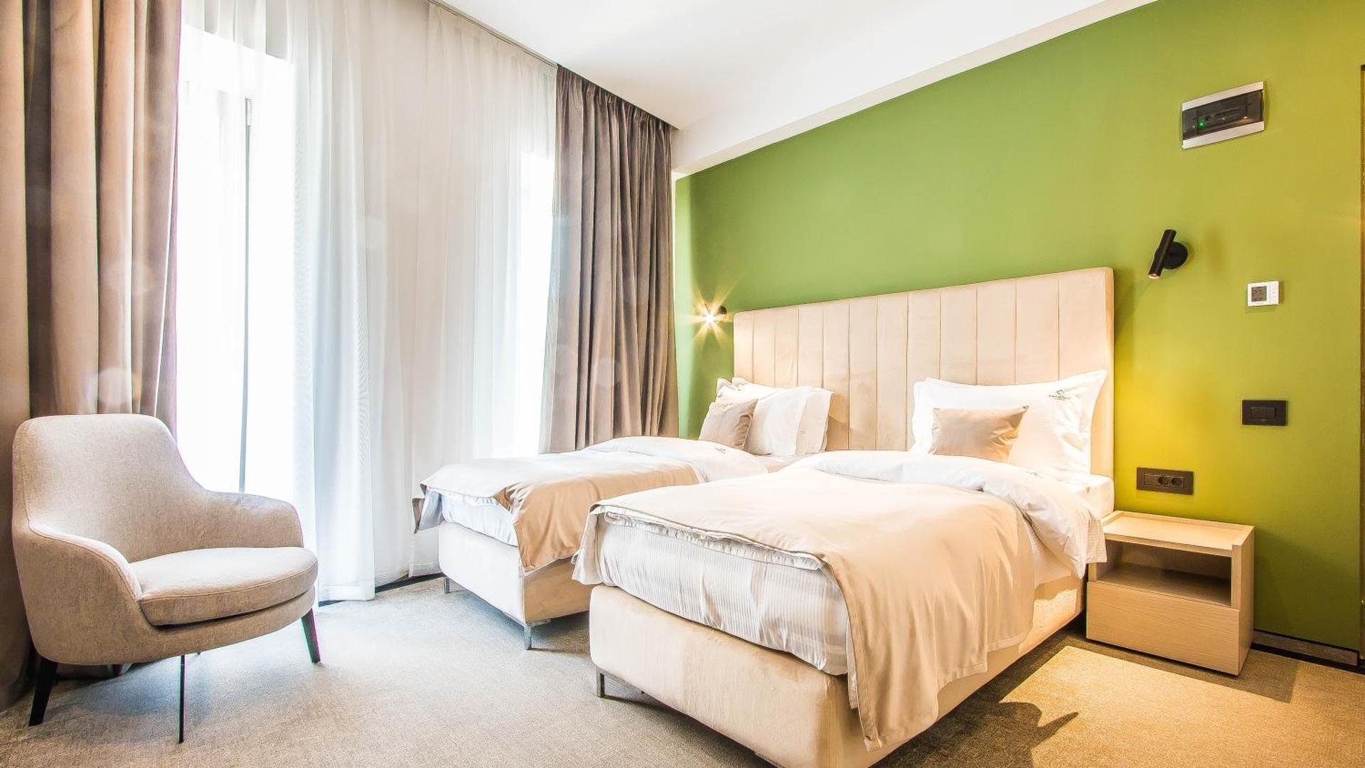 Central Carol ApartHotel Standard Twin Room