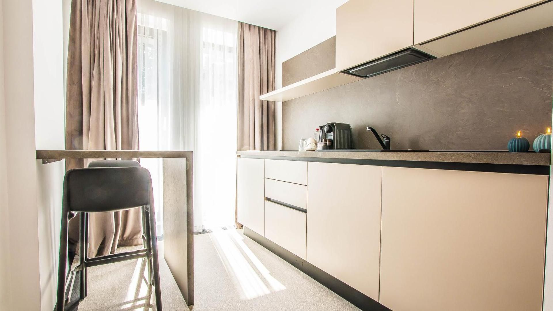 One-Bedroom Apartment with Terrace