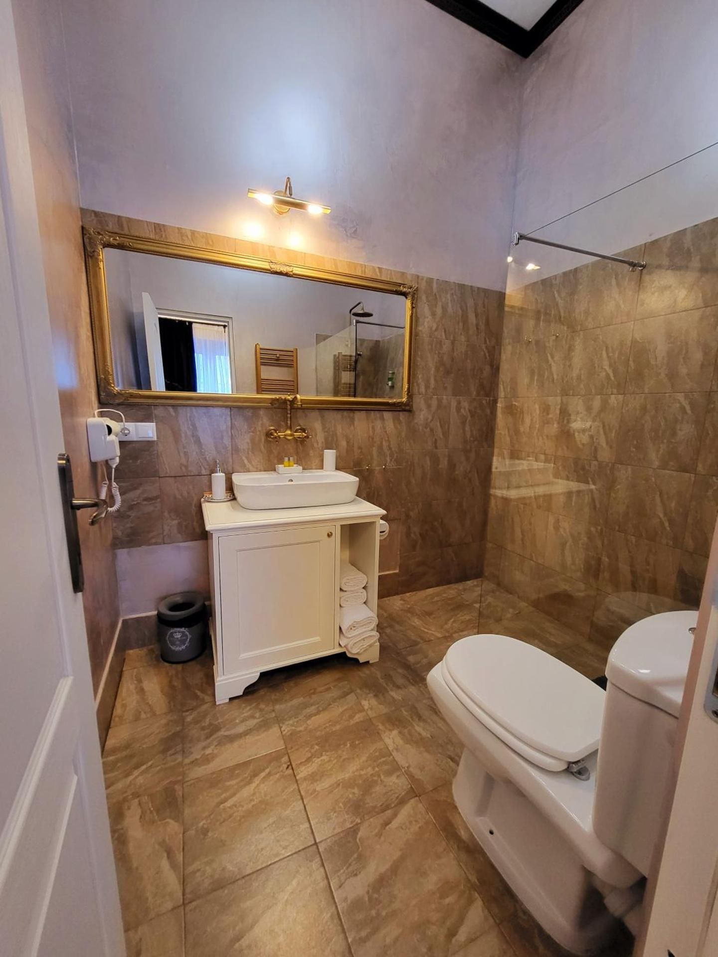 NF Palace Old City Bucharest Standard Double Room 2