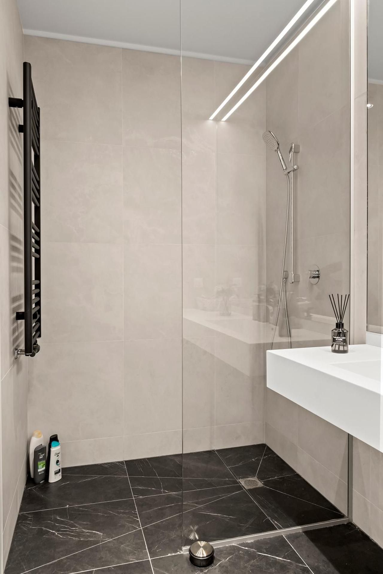 ONE Verdi Luxury Apartments Two-Bedroom Apartment 2