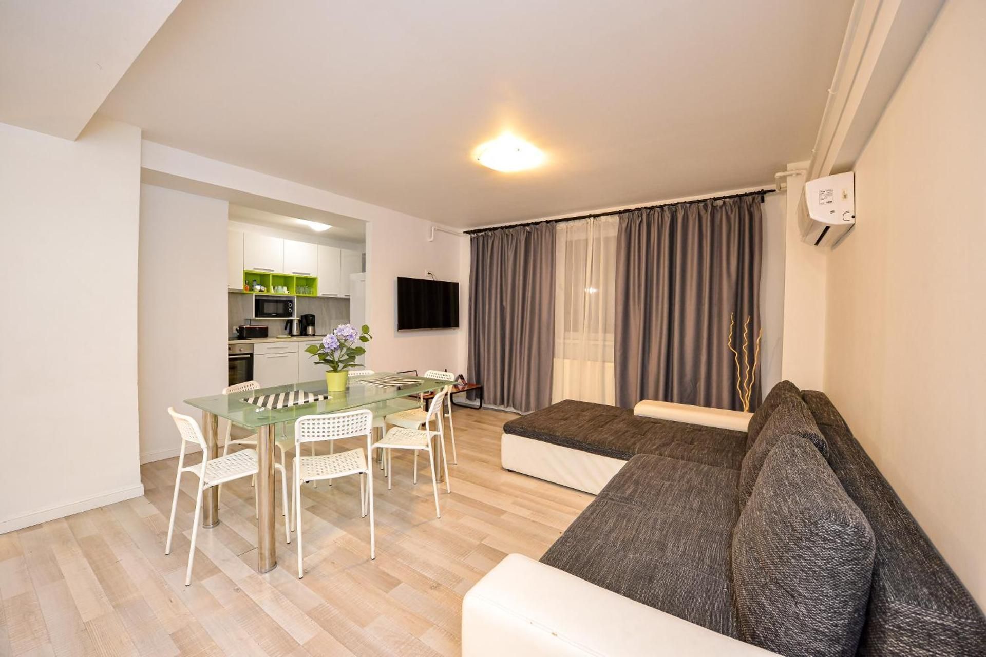 Three-Bedroom Apartment with Balcony