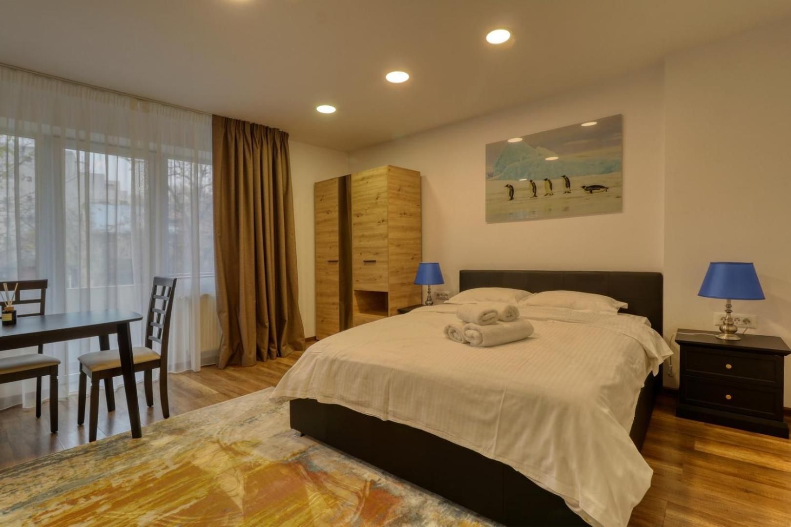 One-Bedroom Apartment with Balcony