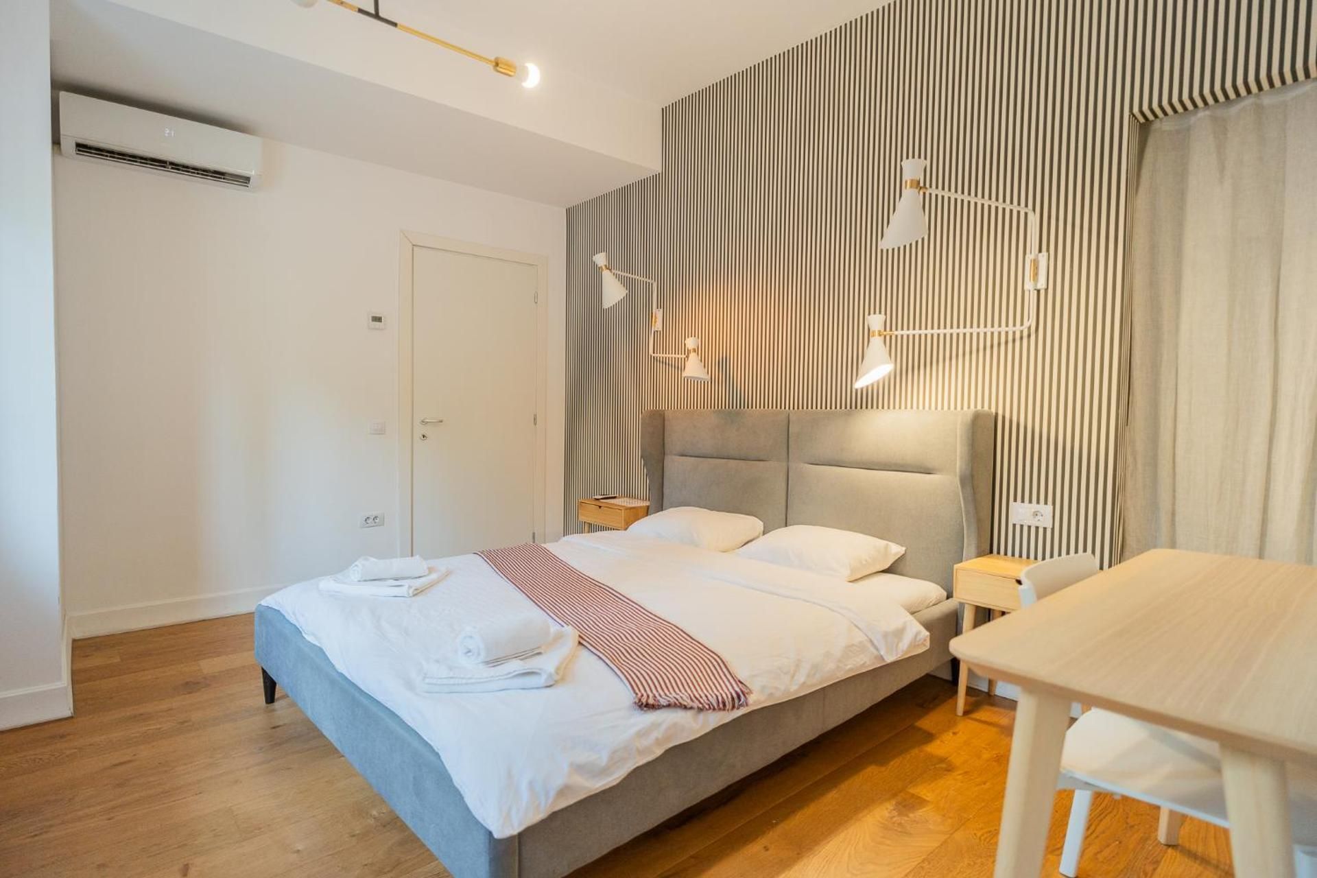 Superior One-Bedroom Apartment