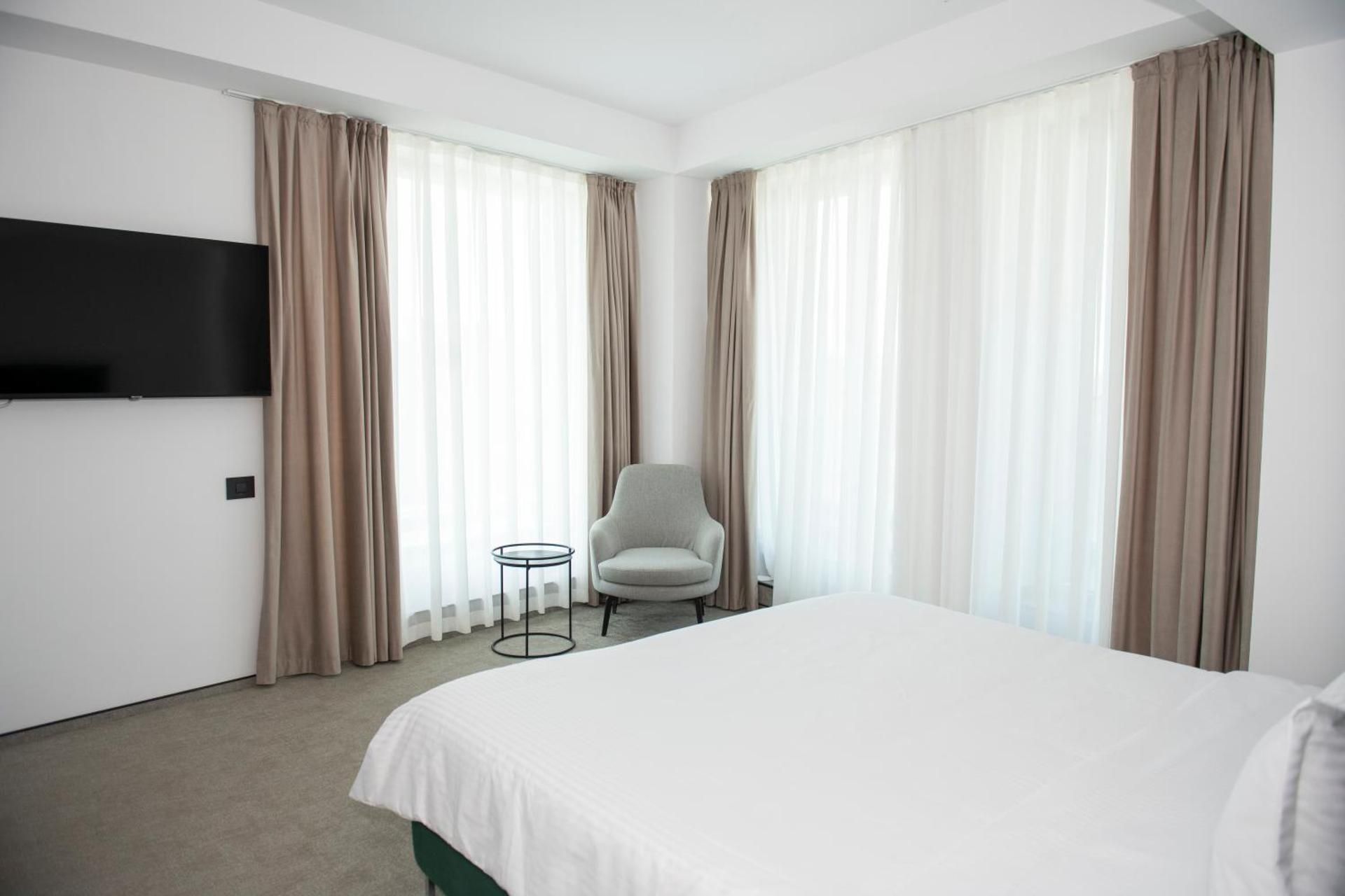 Suite with City View