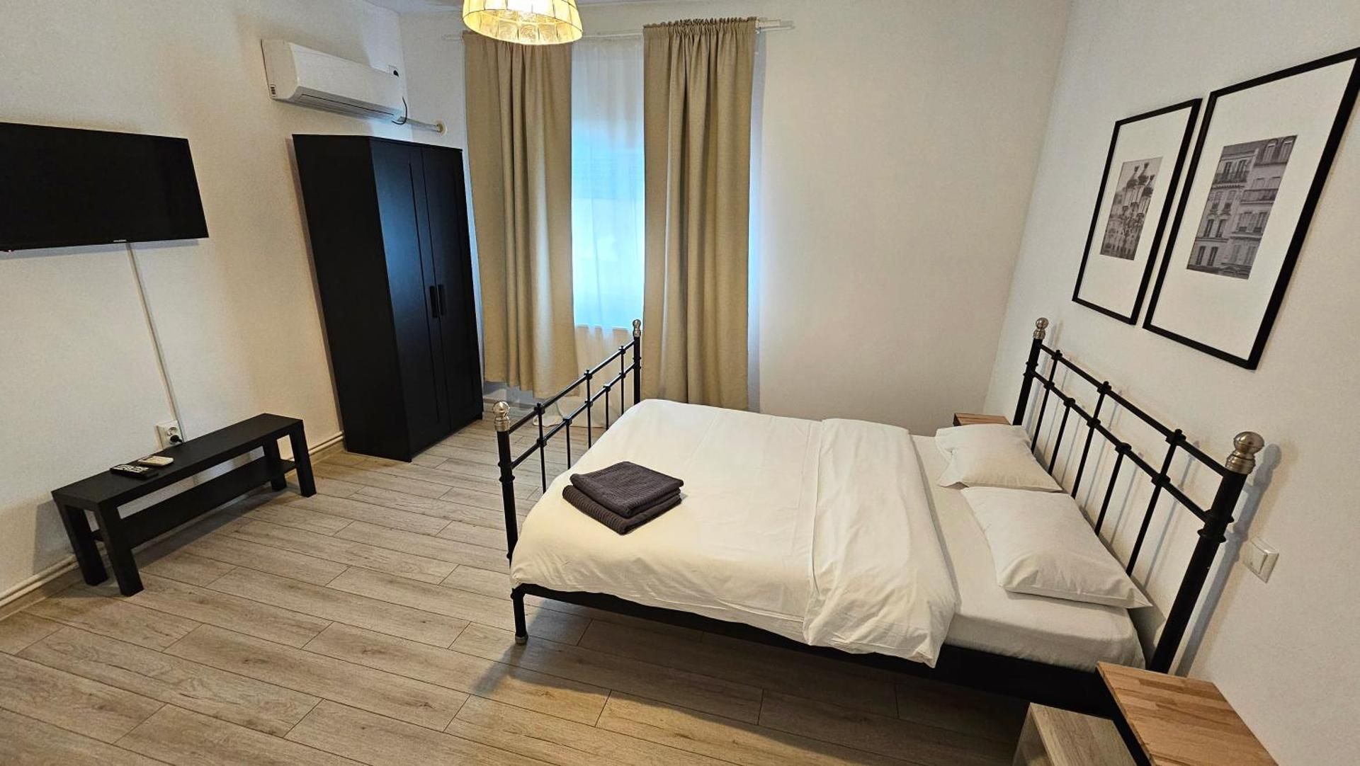 One-Bedroom Deluxe Apartment