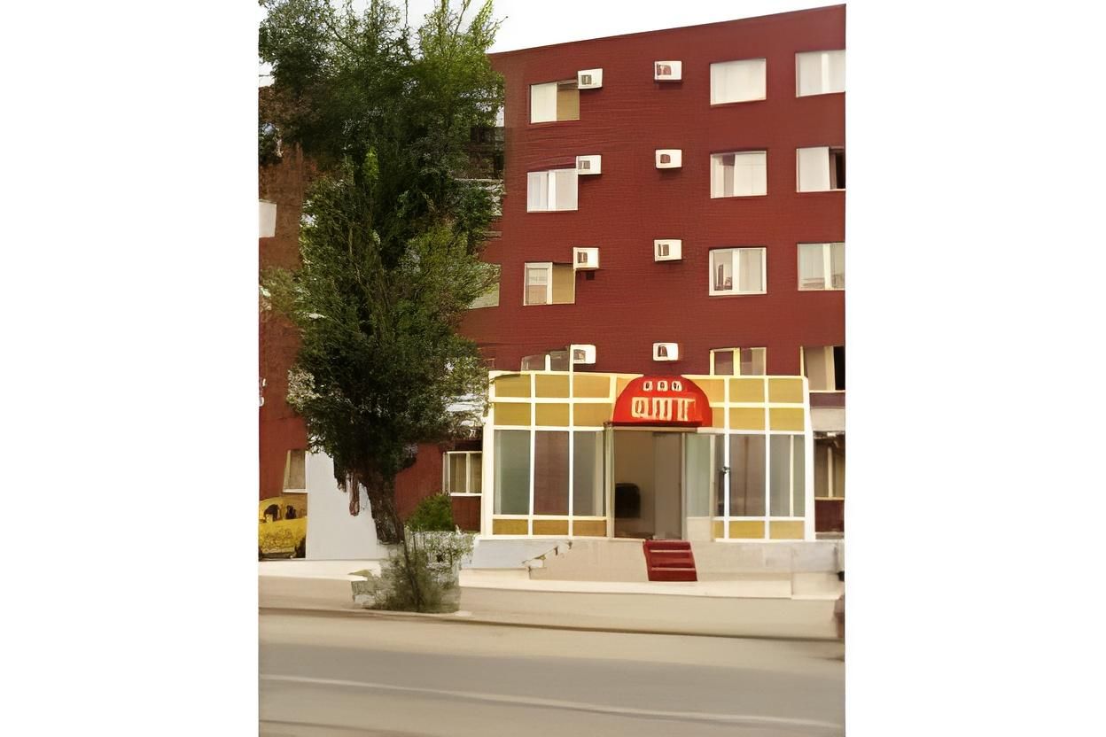 Hotel Est