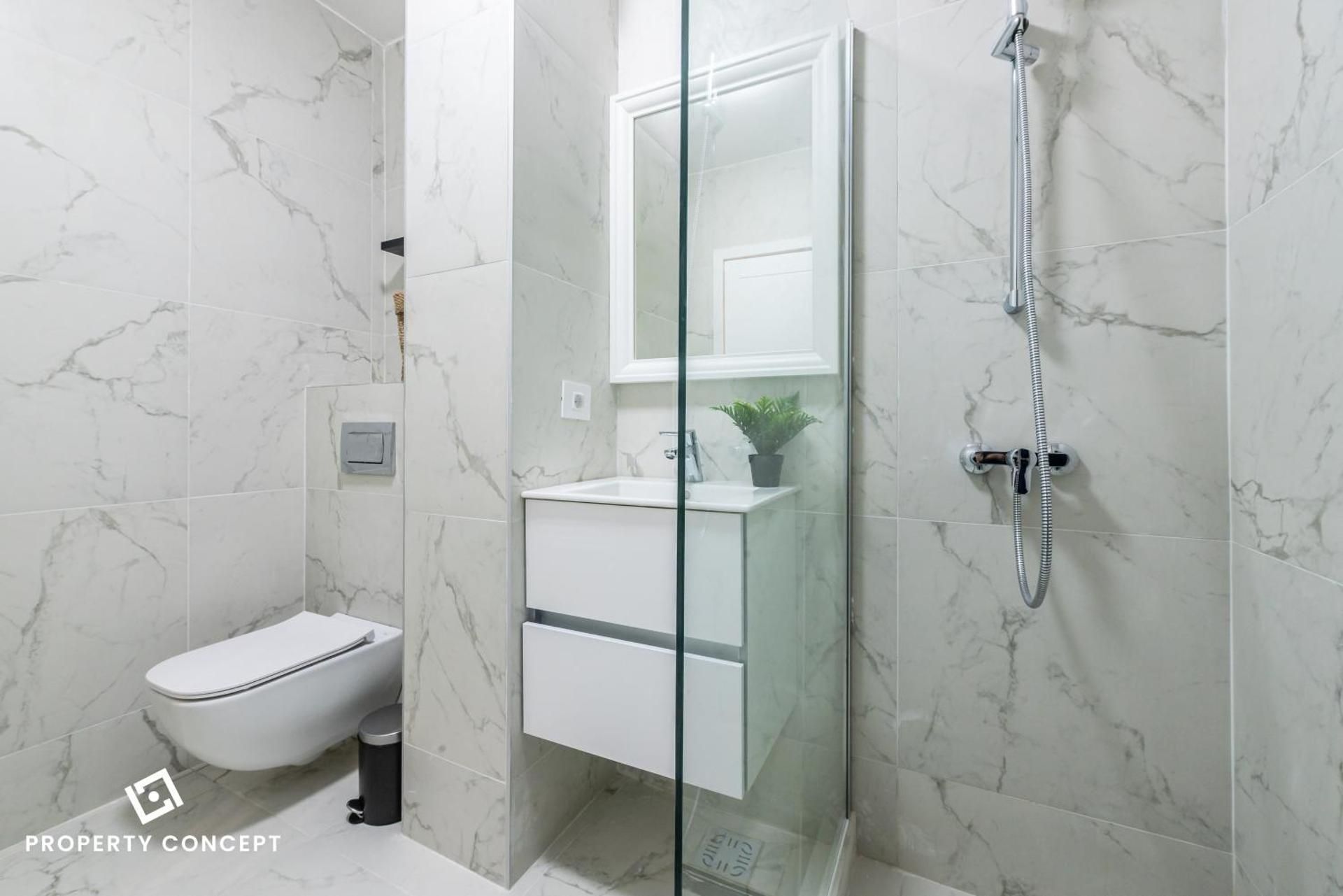 Superior One-Bedroom Apartment