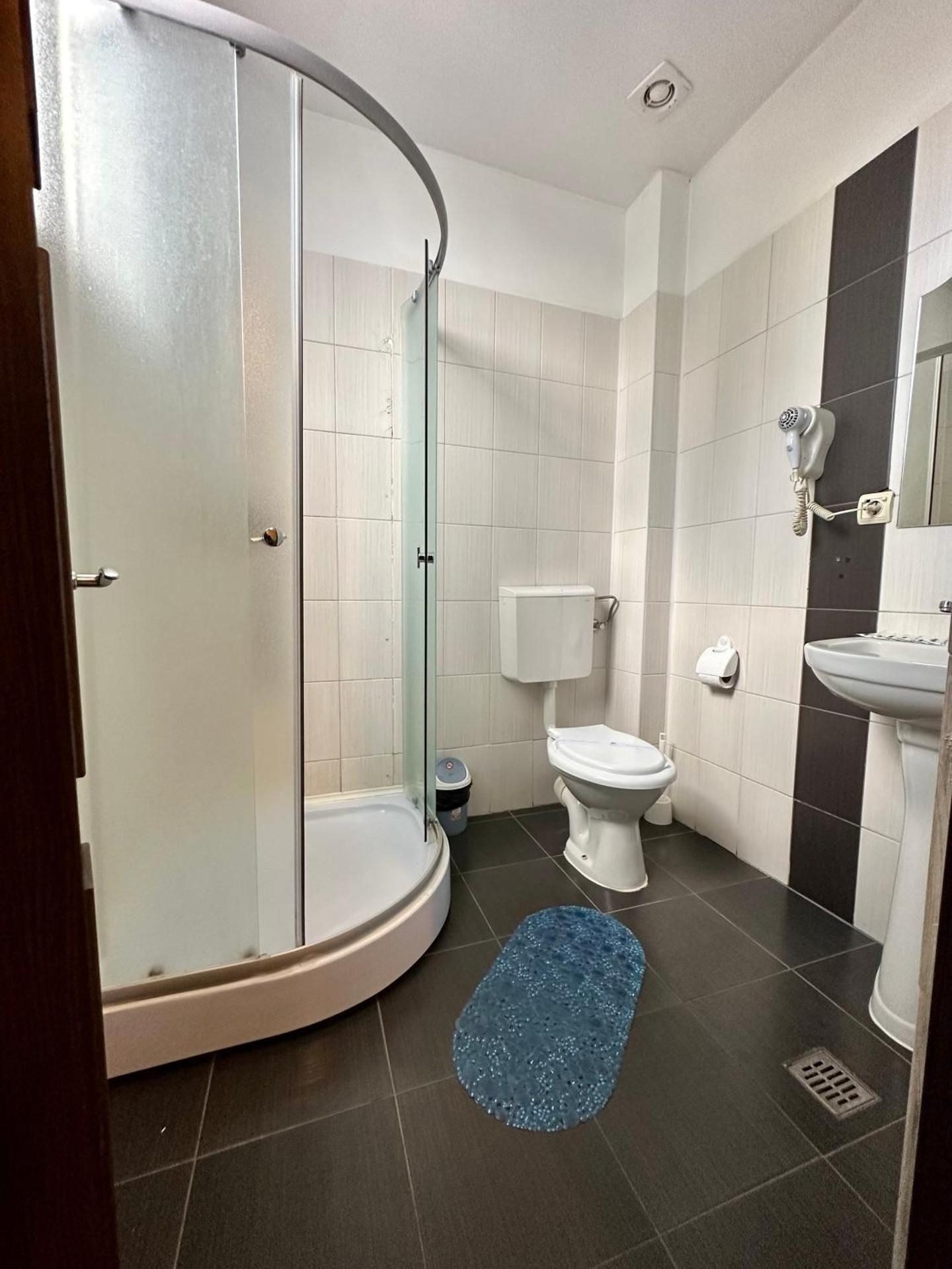 Lion's Hotel Double Room 2