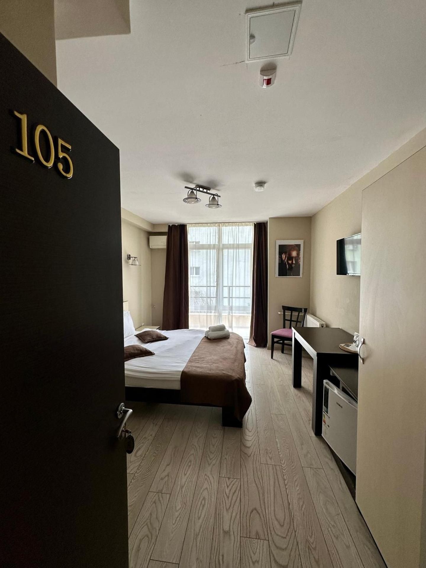 Lion's Hotel Double Room 3