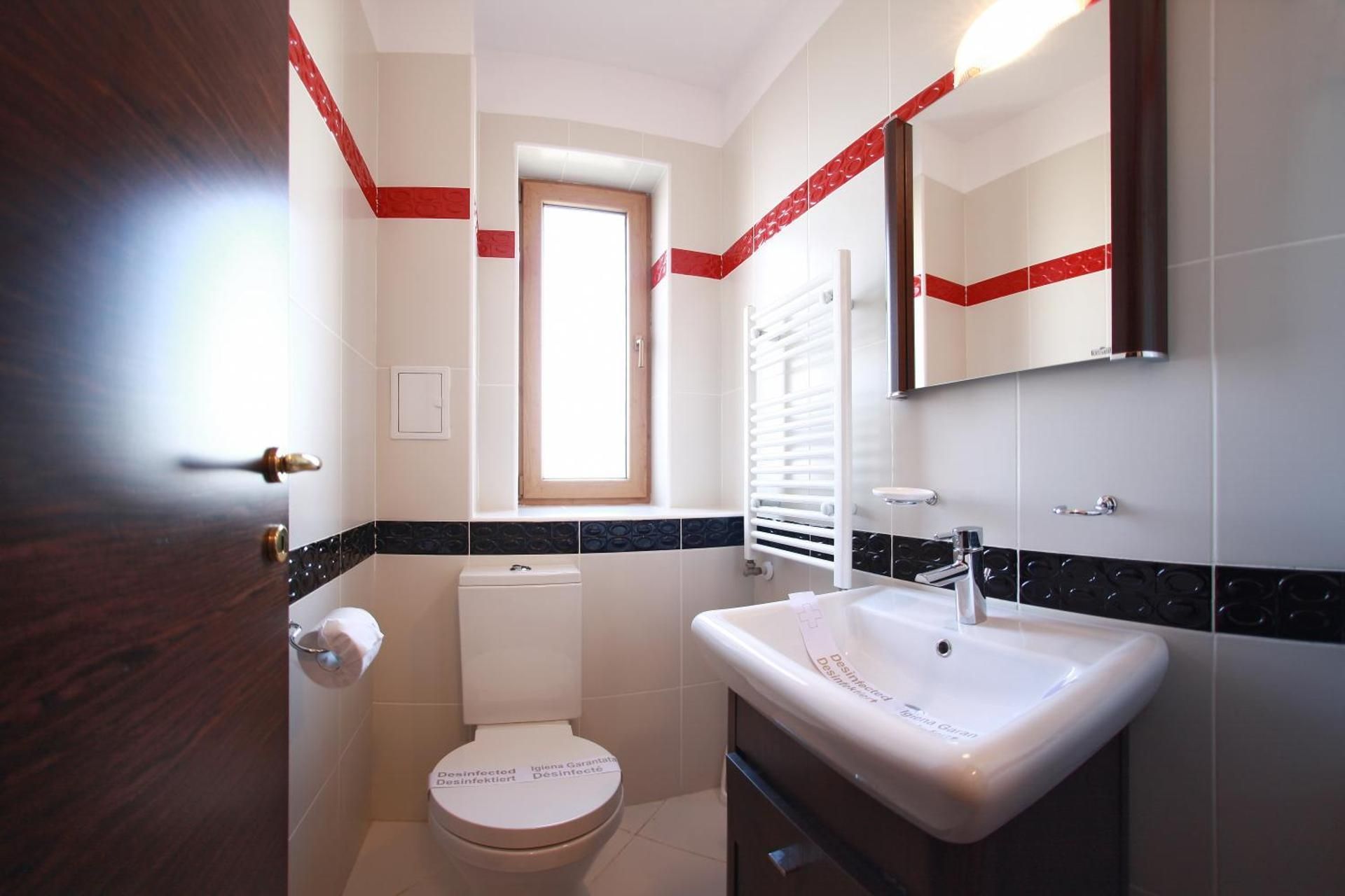 Two-Bedroom Apartment with Balcony (4 Adults)