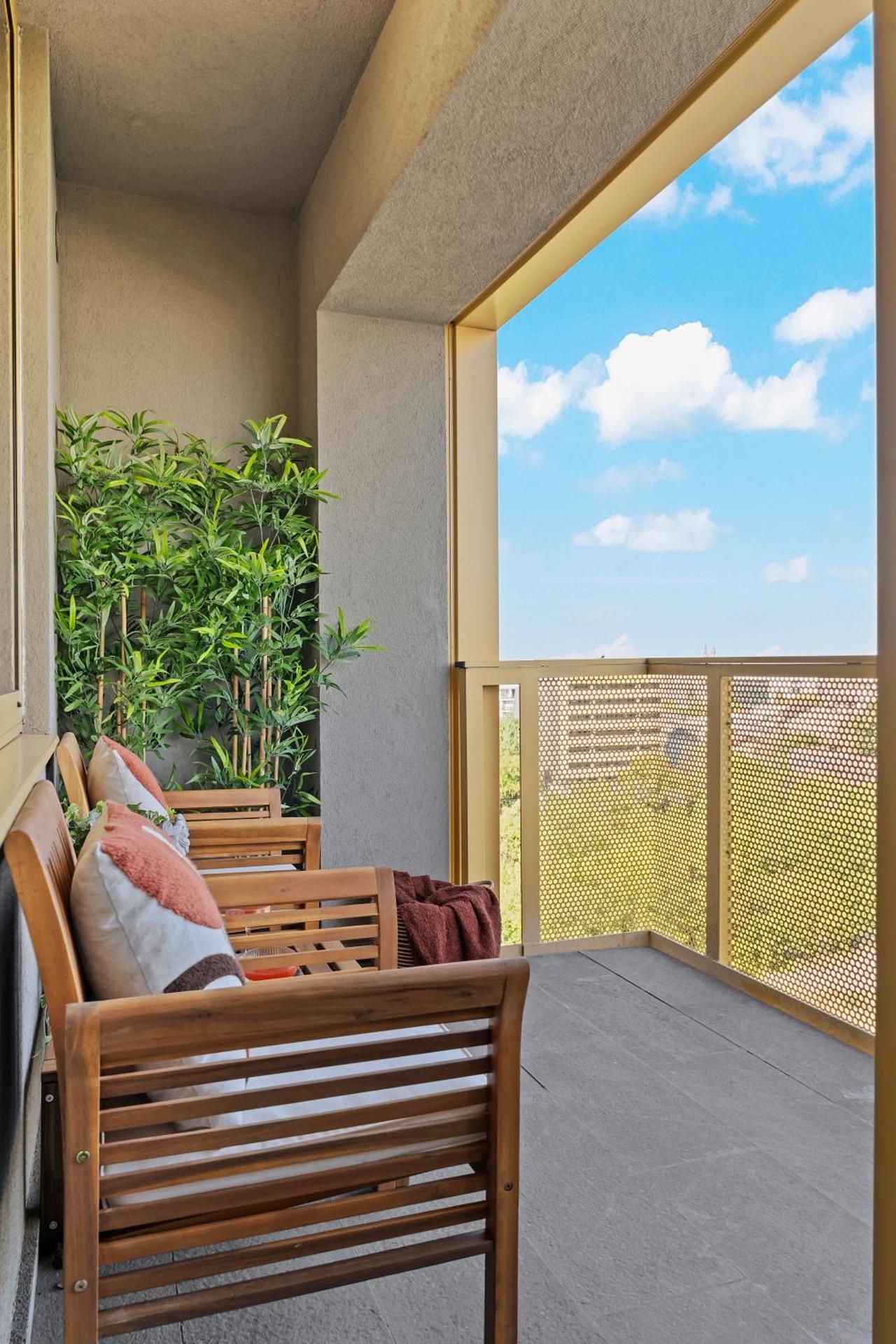 Deluxe One-Bedroom Apartment with City View