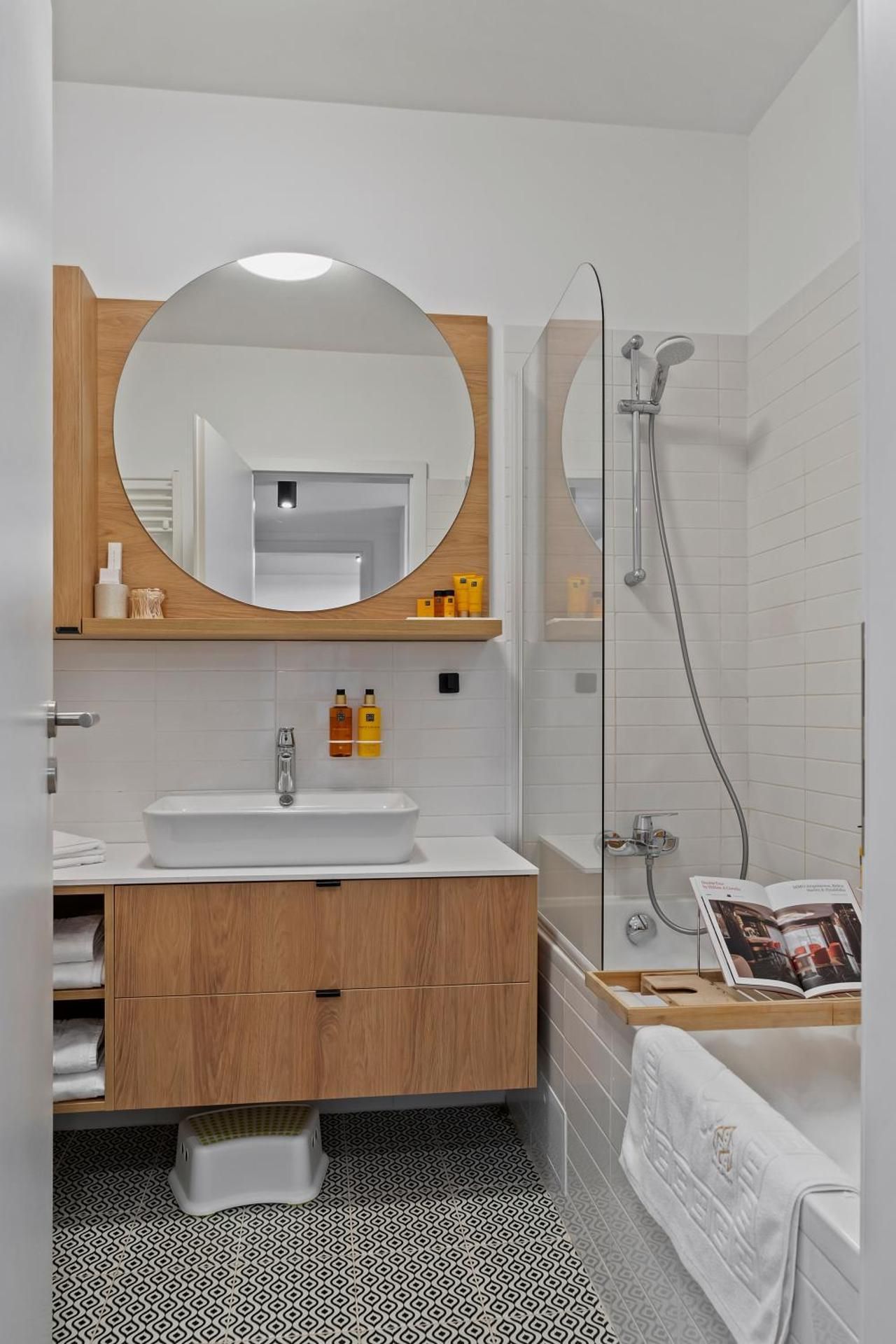 Deluxe One-Bedroom Apartment with City View
