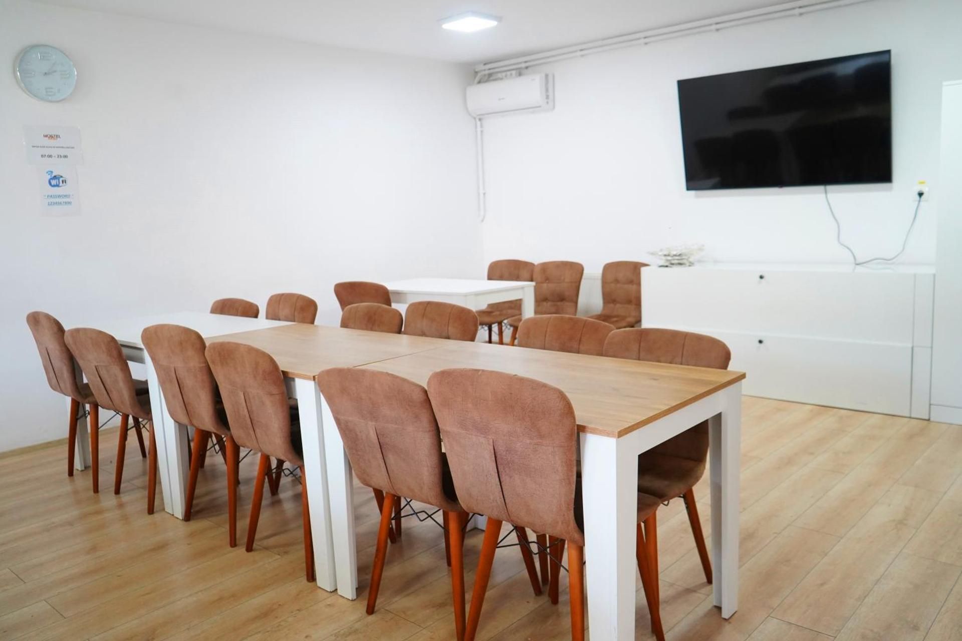 shared lounge/tv area