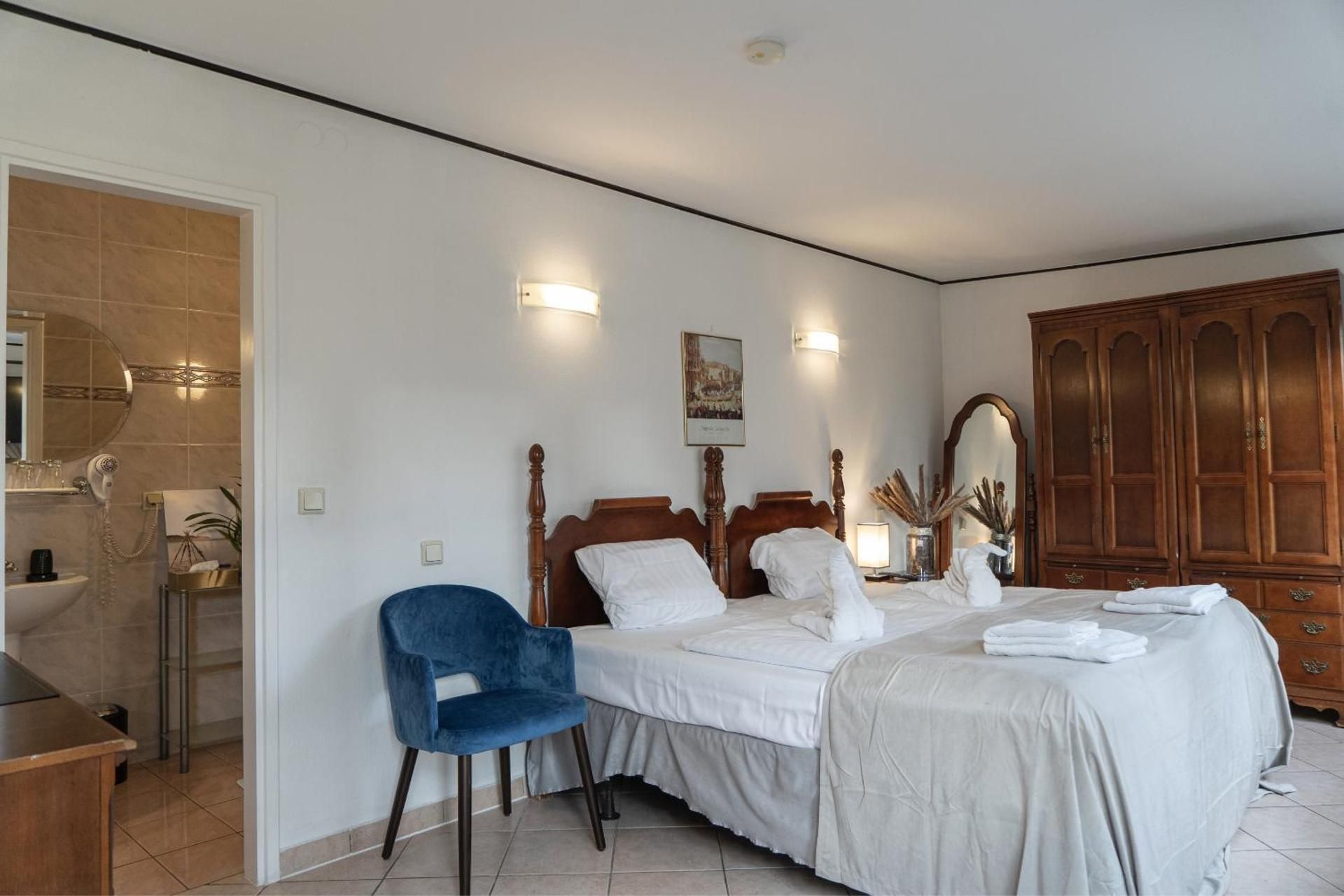 Double Room with Private Bathroom