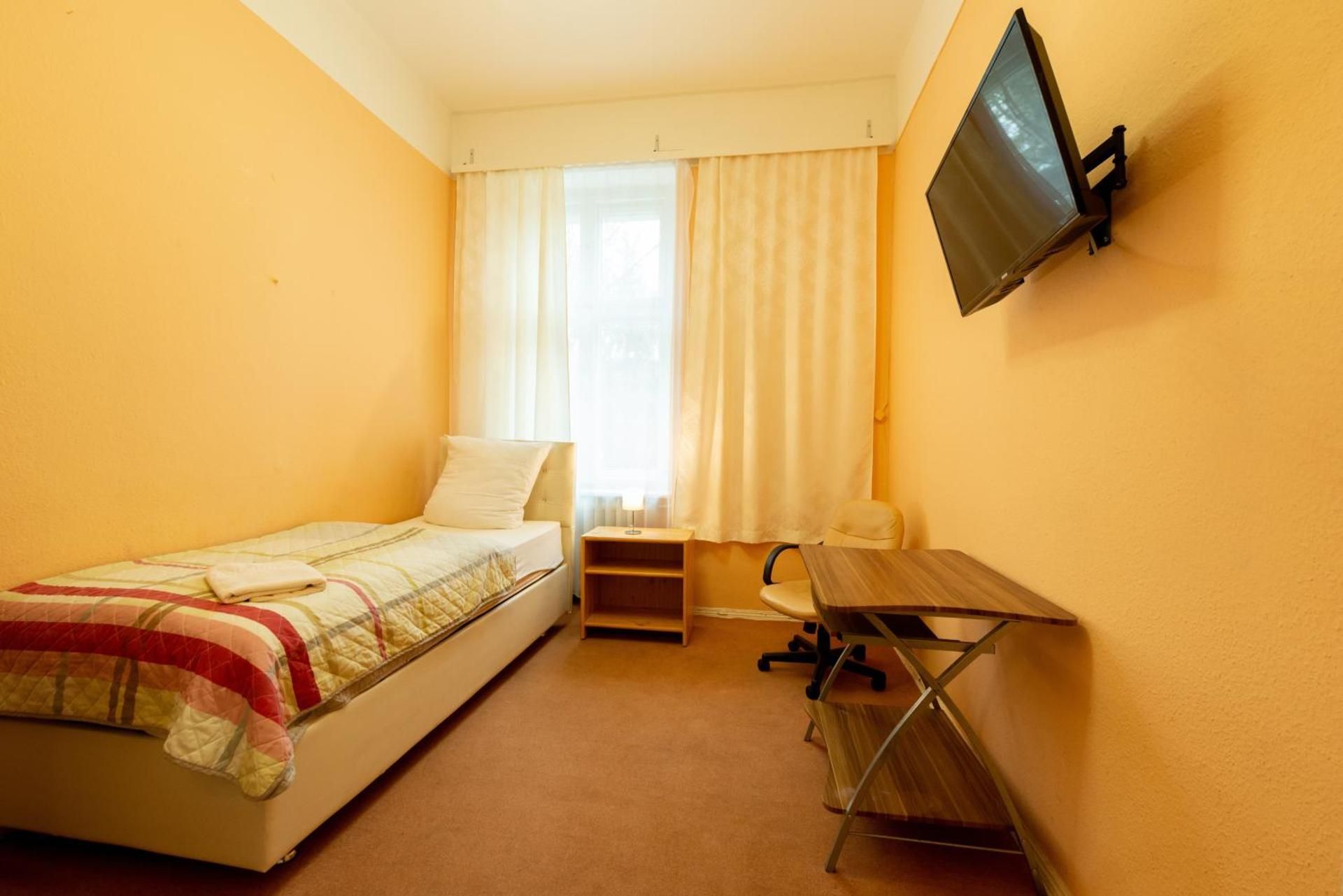 Single Room with Shared Bathroom