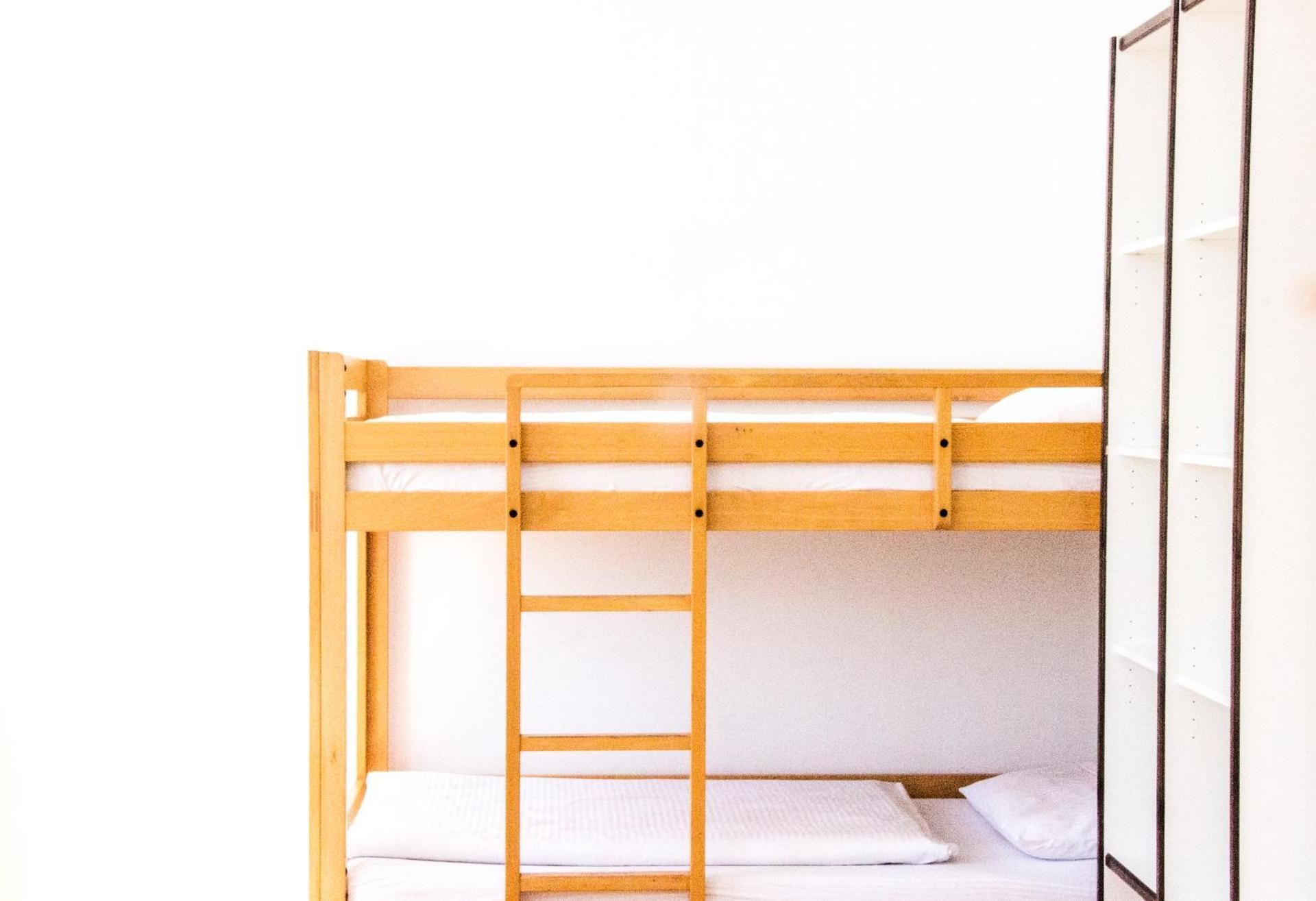 Sixtuple Room