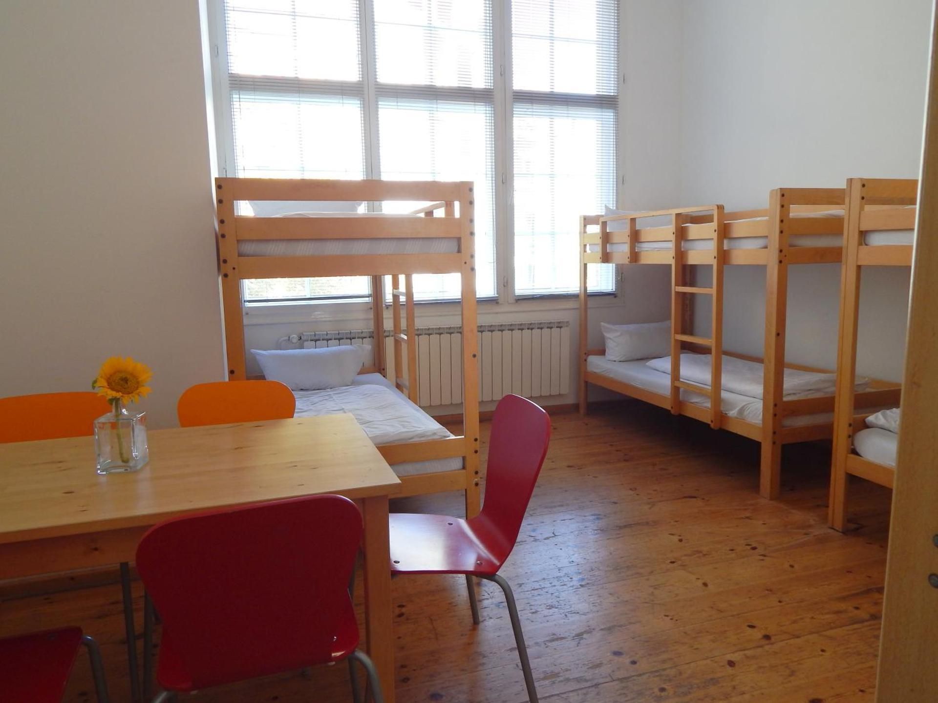 Sixtuple Room