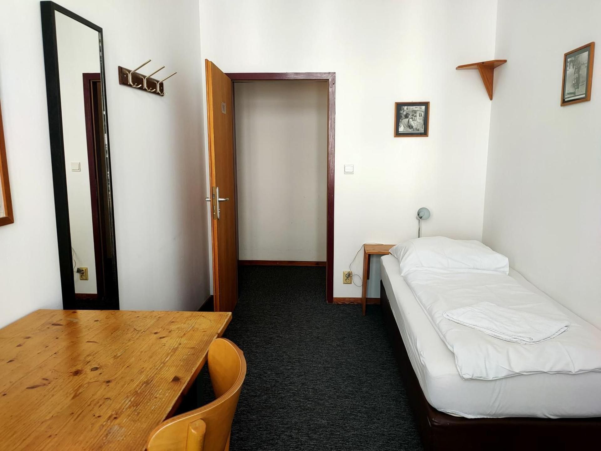 Single Room with Shared Bathroom