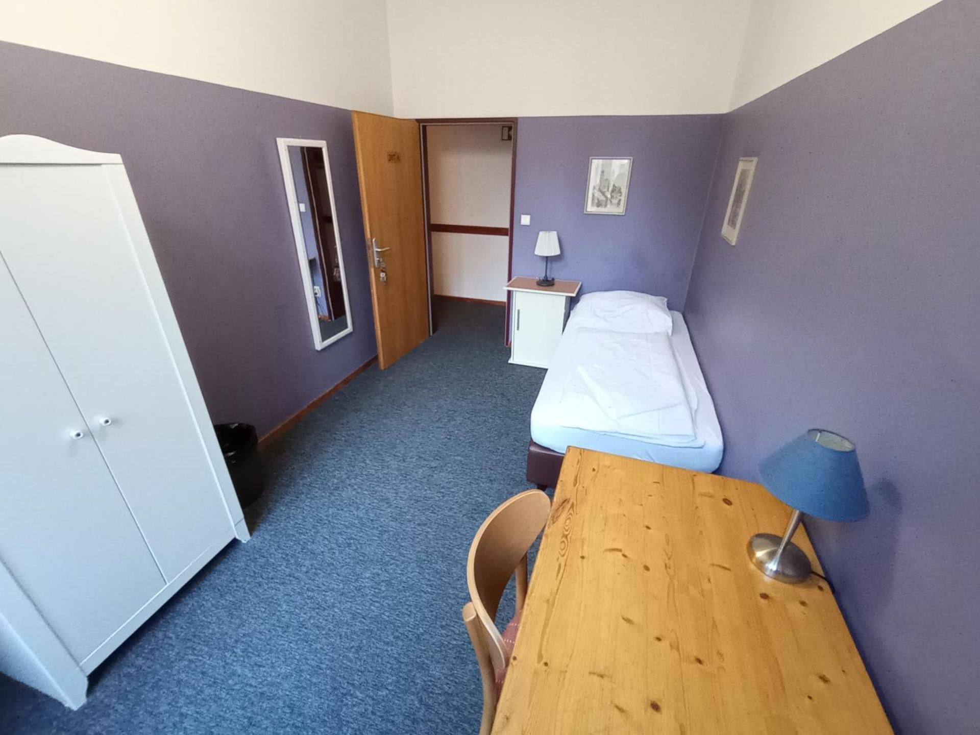 Single Room with Shared Bathroom