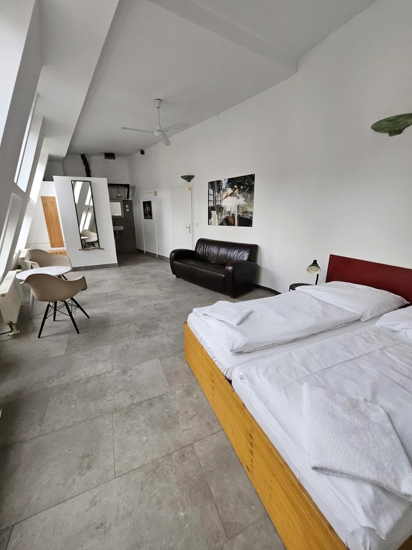 Deluxe Double Room with Shower