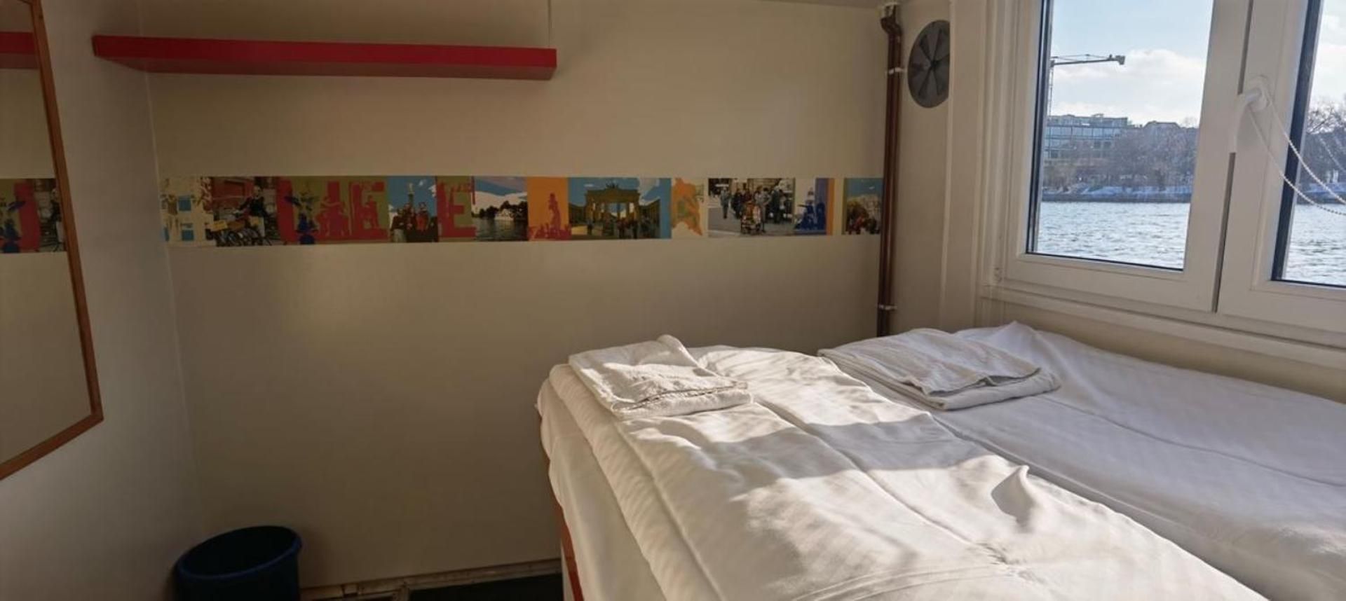 Shipotel Western - Double Cabin with Shared Bathroom