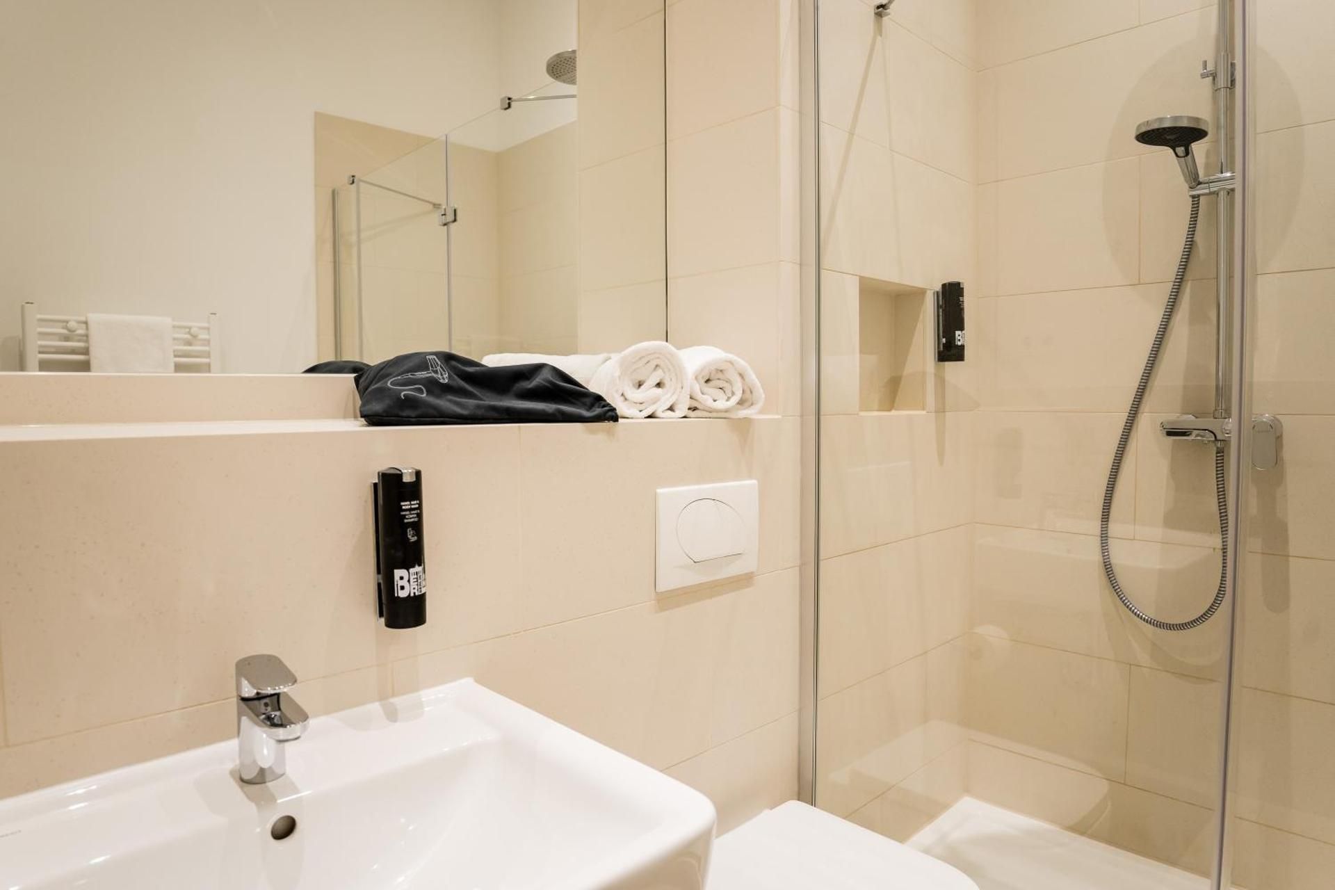 Homaris Apartments Frankfurter Allee One-Bedroom Apartment