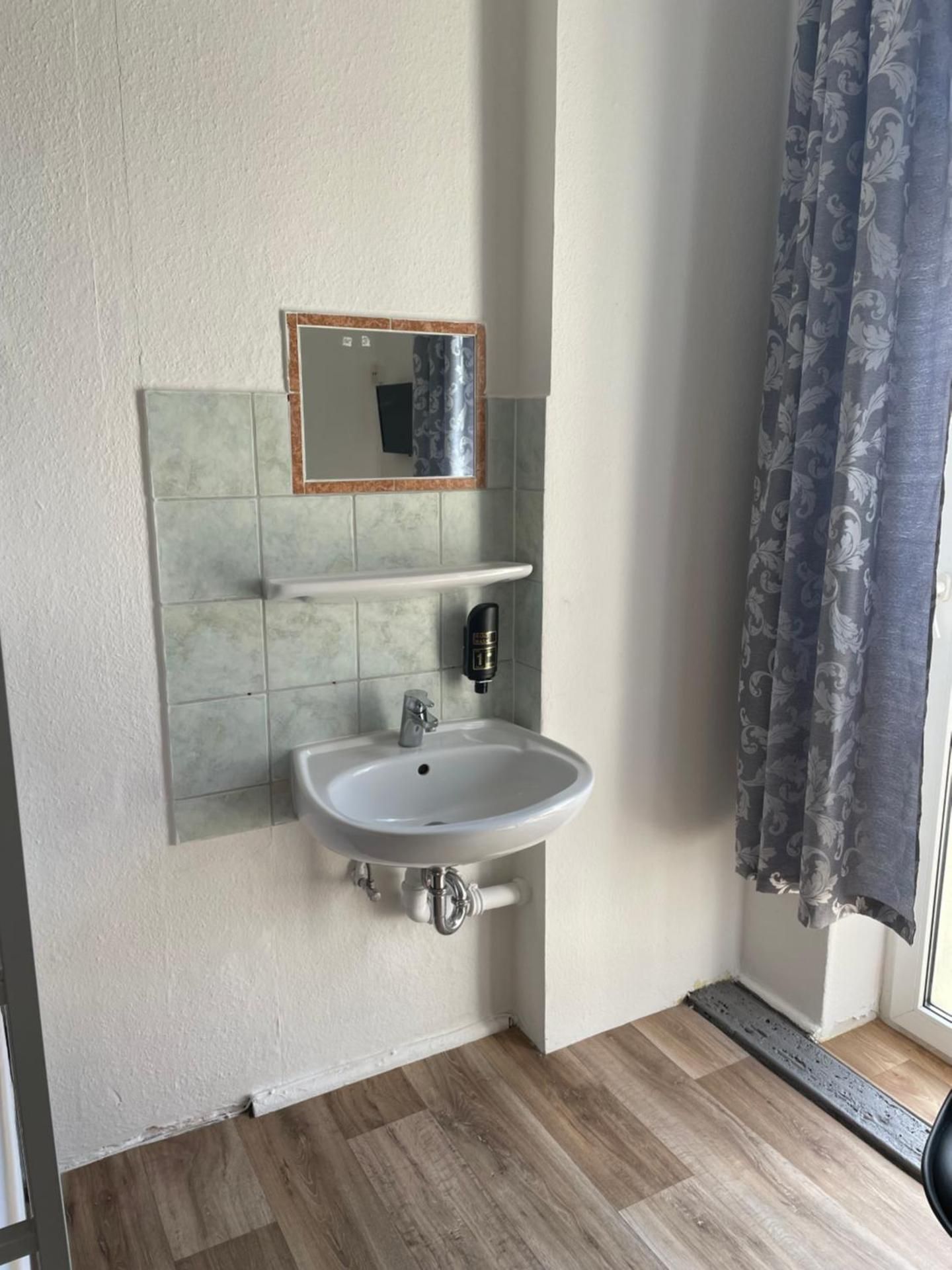 Hotel-Pension Adamshof Small Twin Room 2