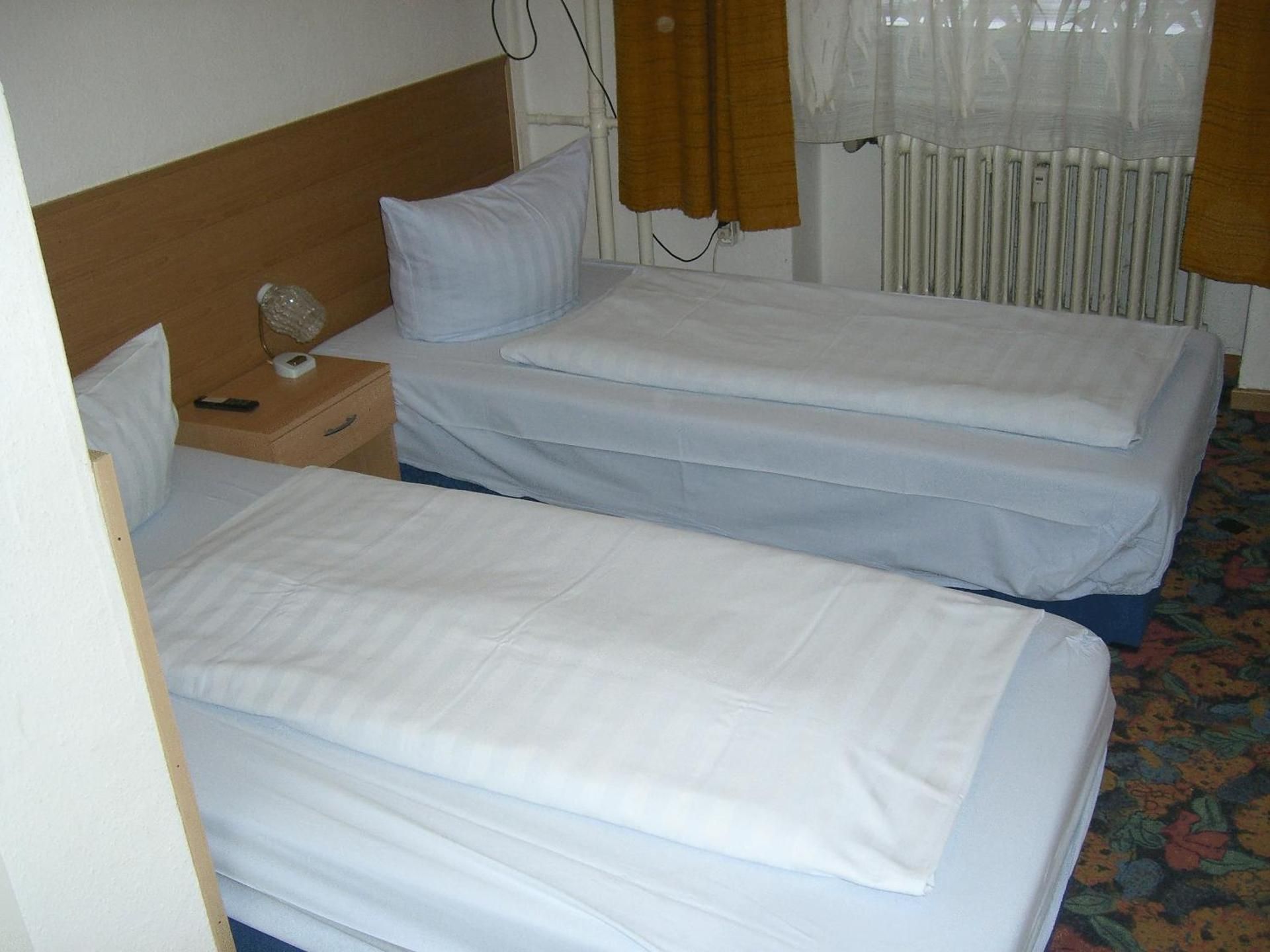 Six-Bed Room