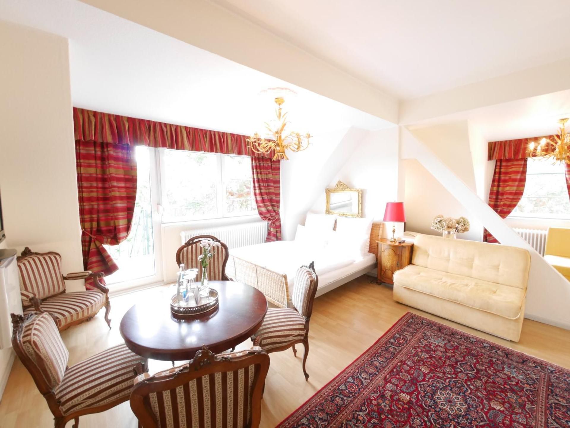 Comfort Triple Room
