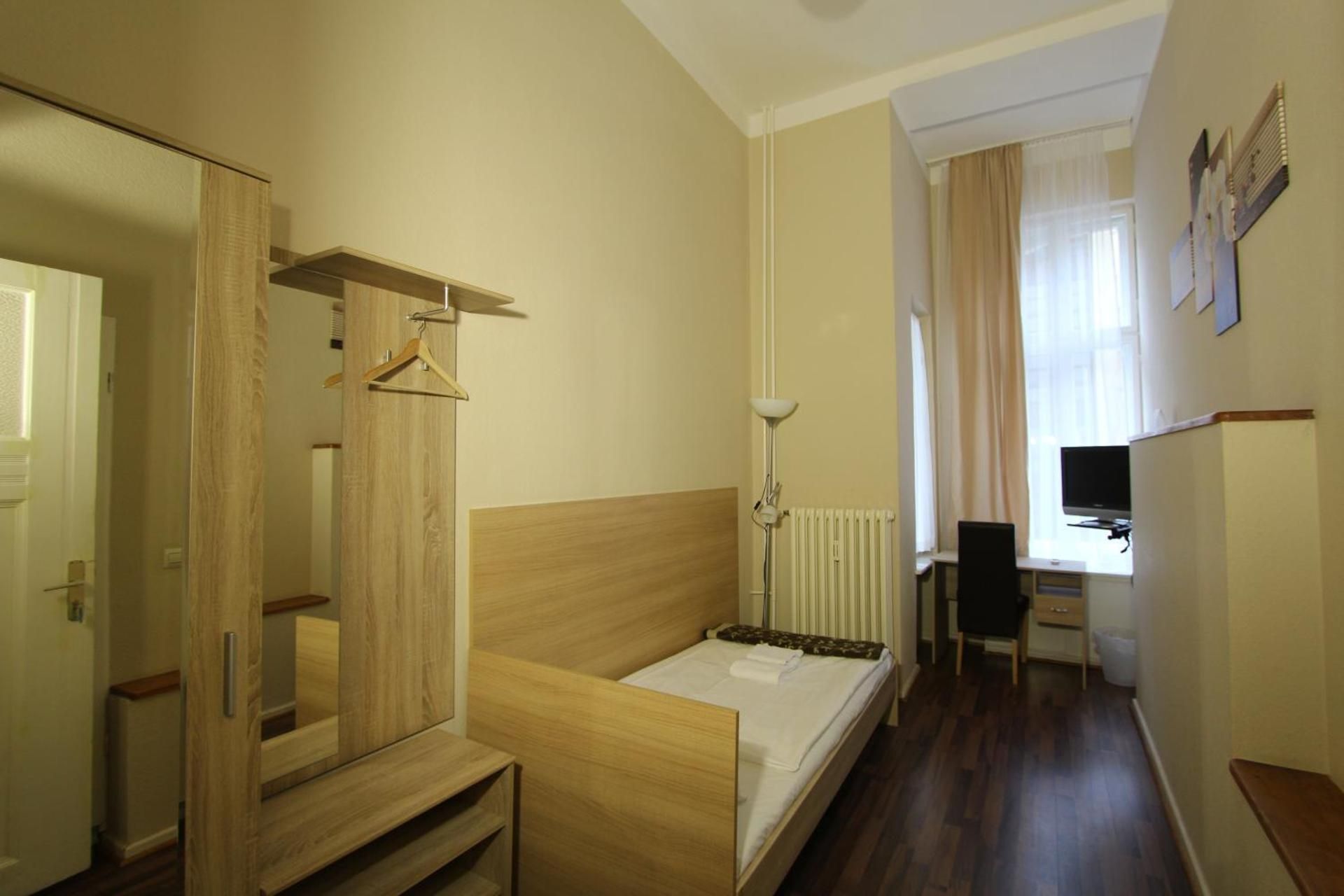 Economy Single Room with Shared Bathroom