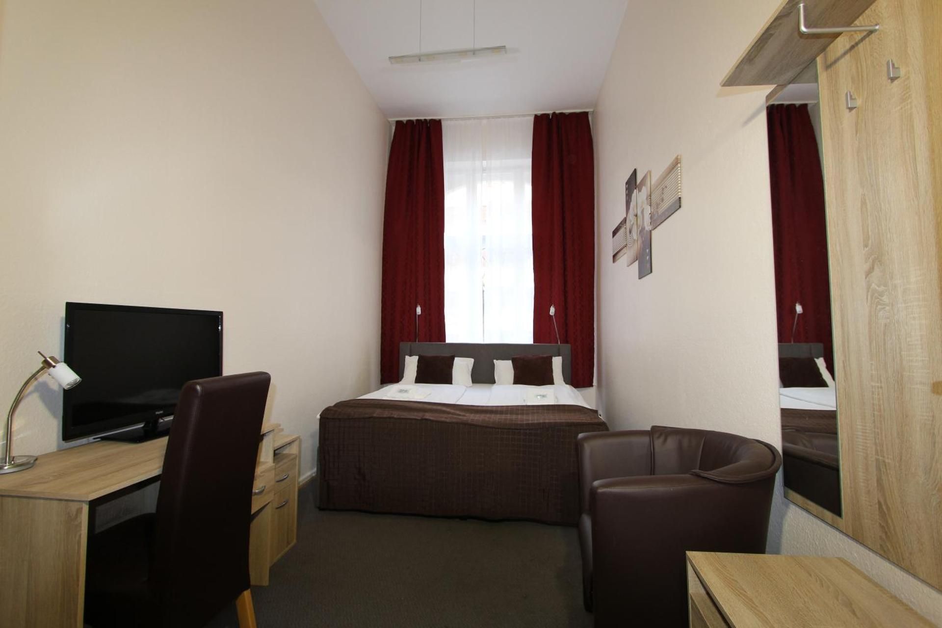Economy Double Room with Shared Bathroom