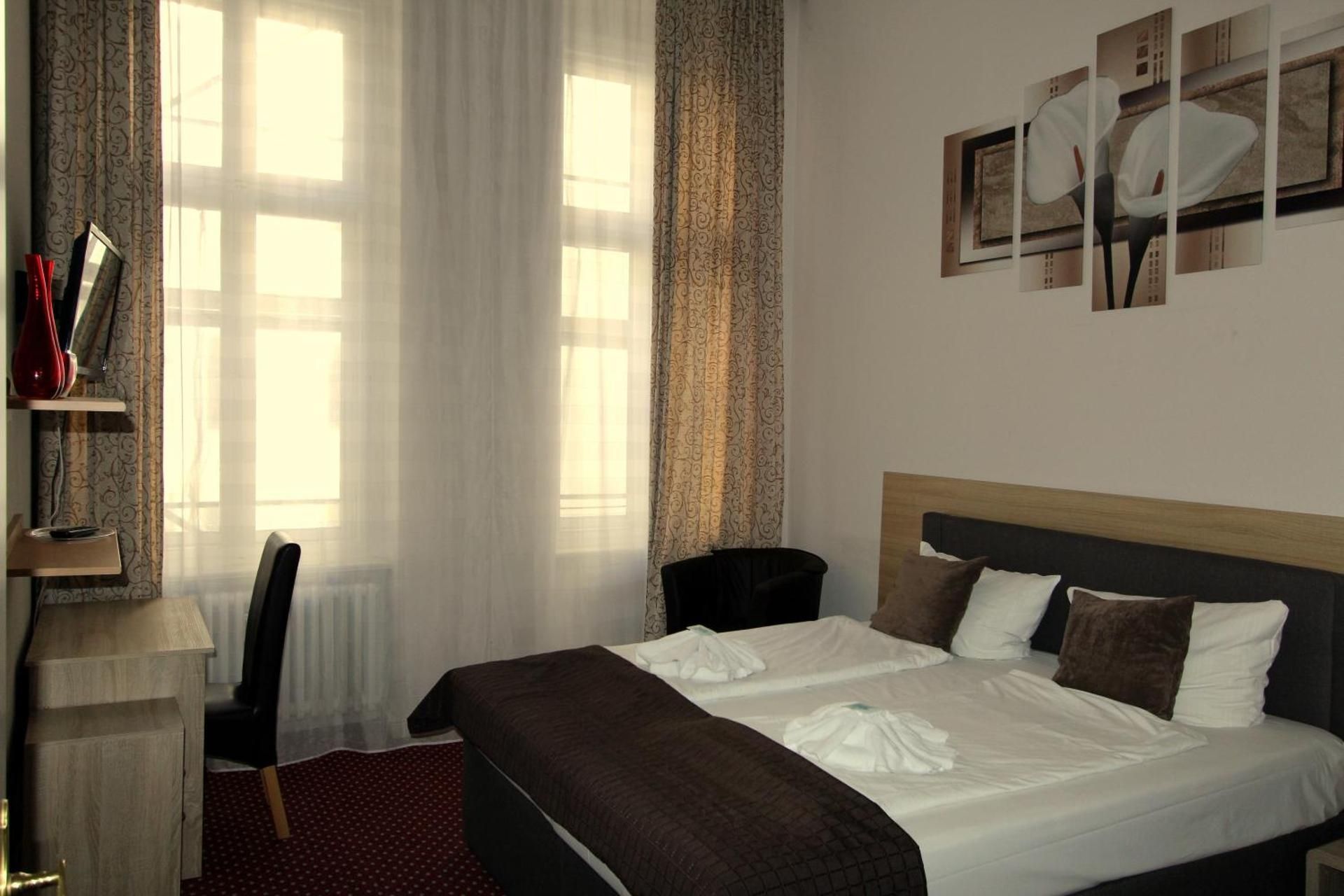 Economy Double Room with Shared Bathroom