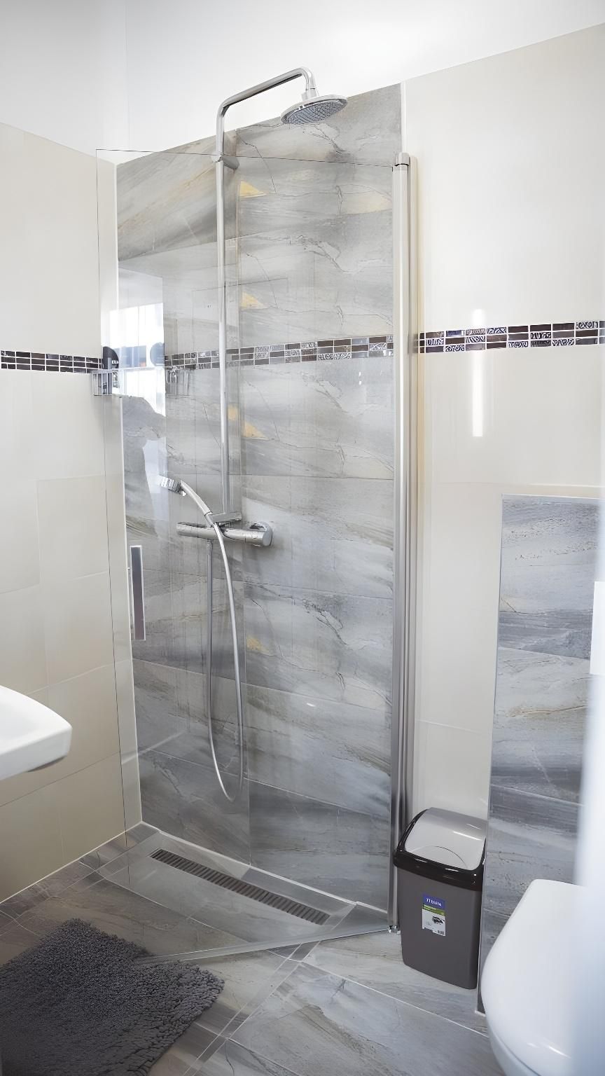 Apartment-Komfort-Eigenes Badezimmer