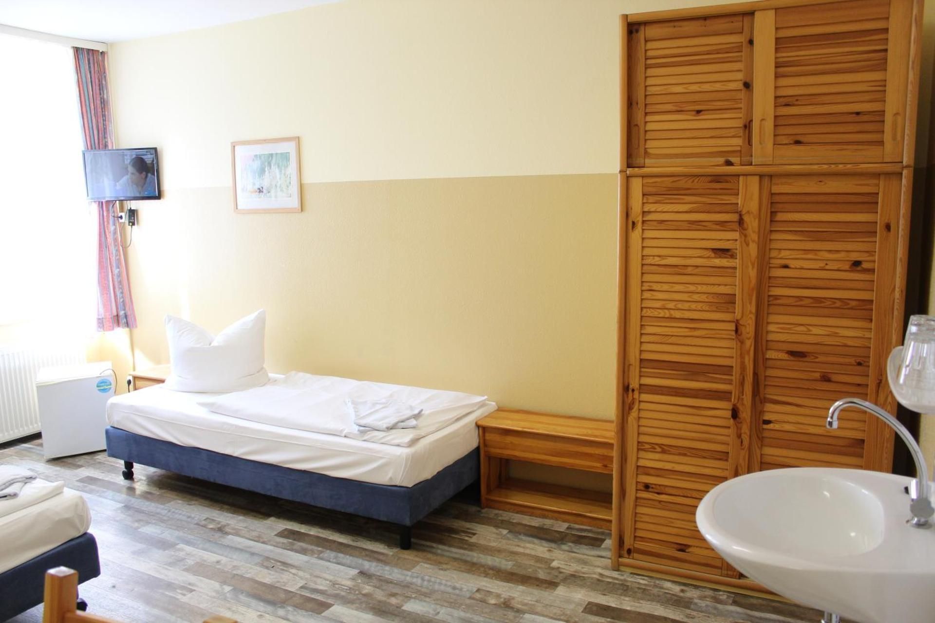 Triple Room with Shared Bathroom