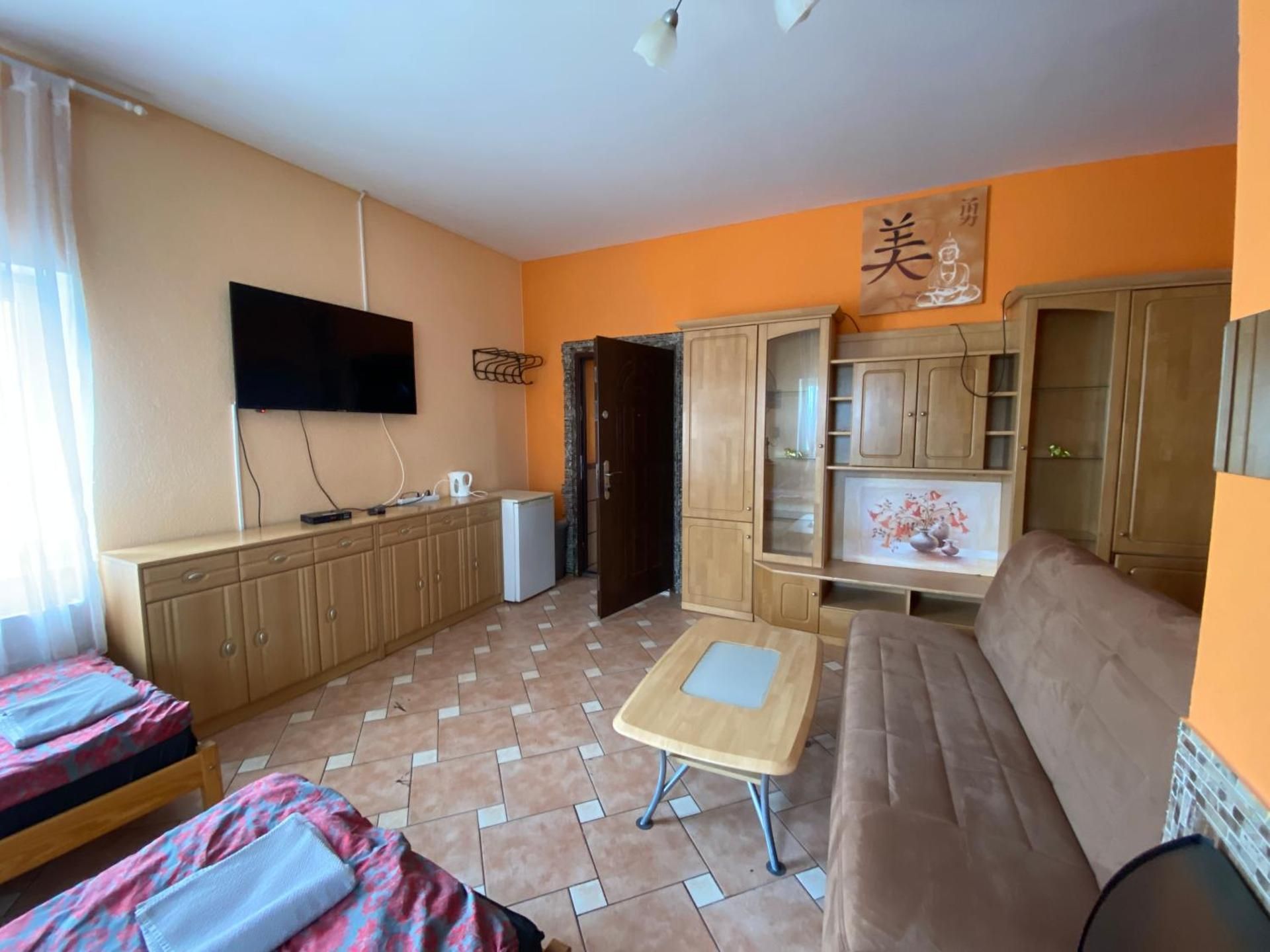 Pension SXF Basic Triple Room 2