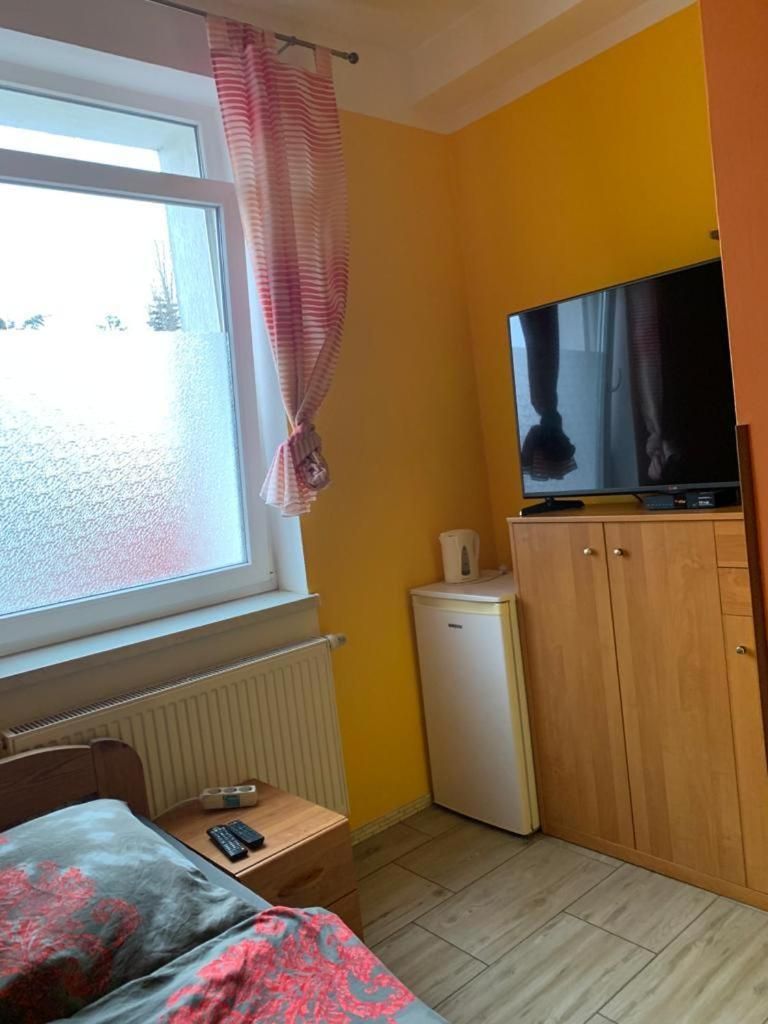 Pension SXF Single Room with Shower 2