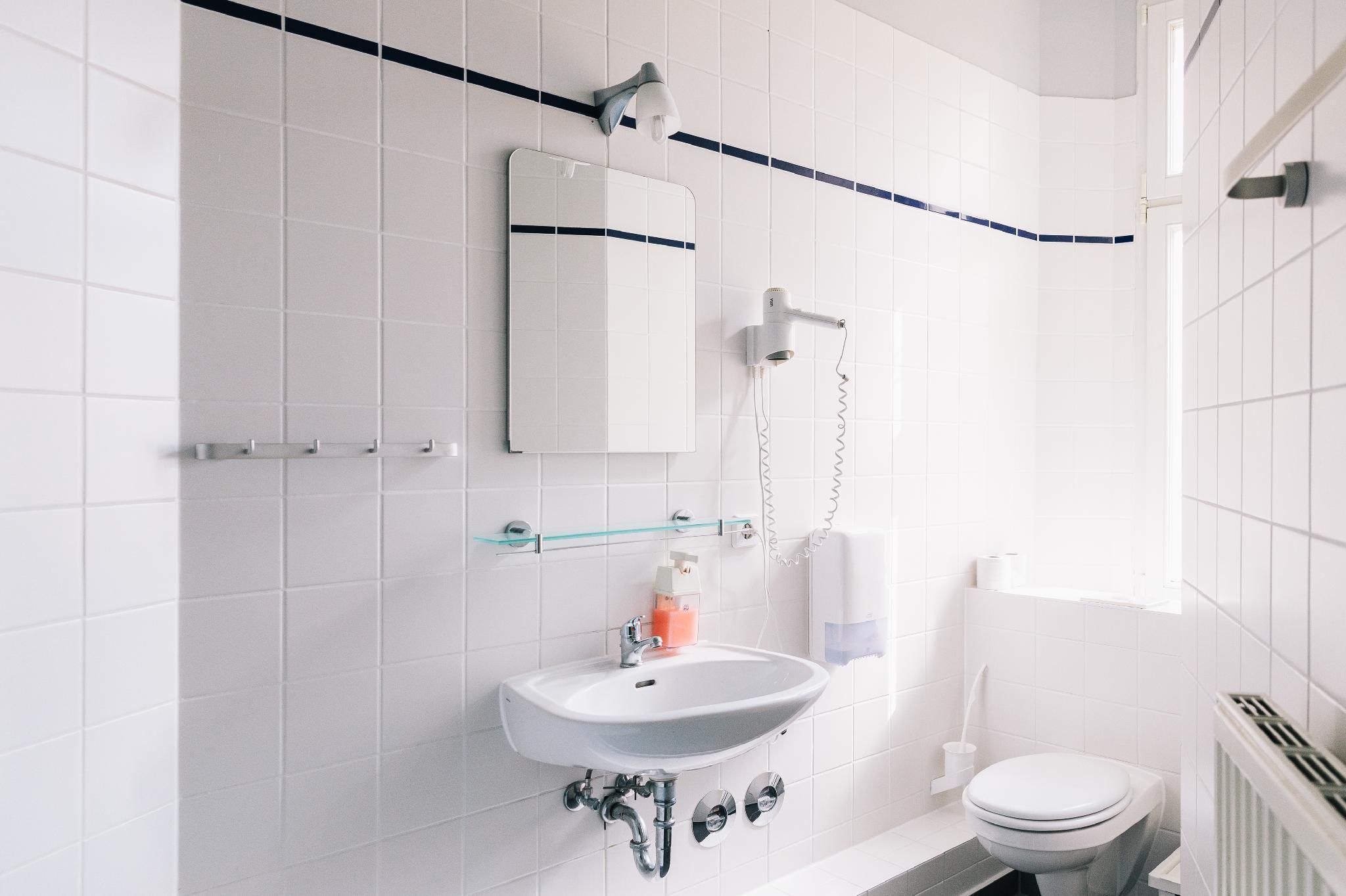 Standard Twin - Shared Bathroom