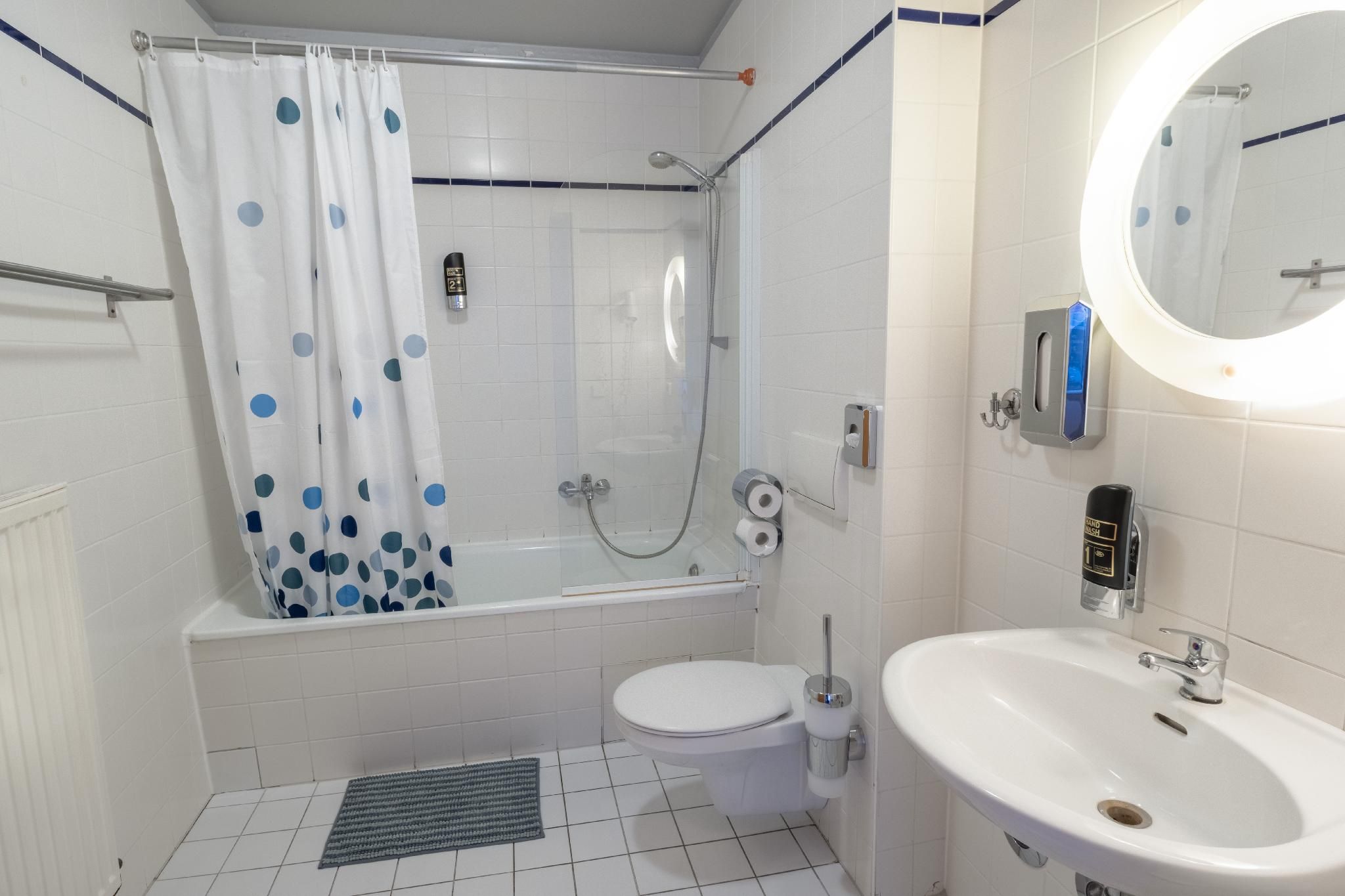 2 Bedroom