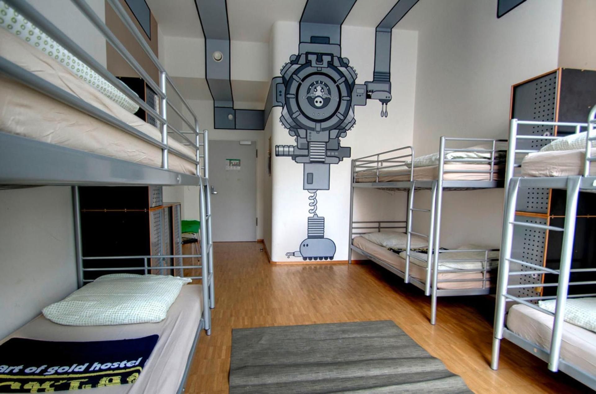 Bed in 8-Bed Mixed Dormitory Room