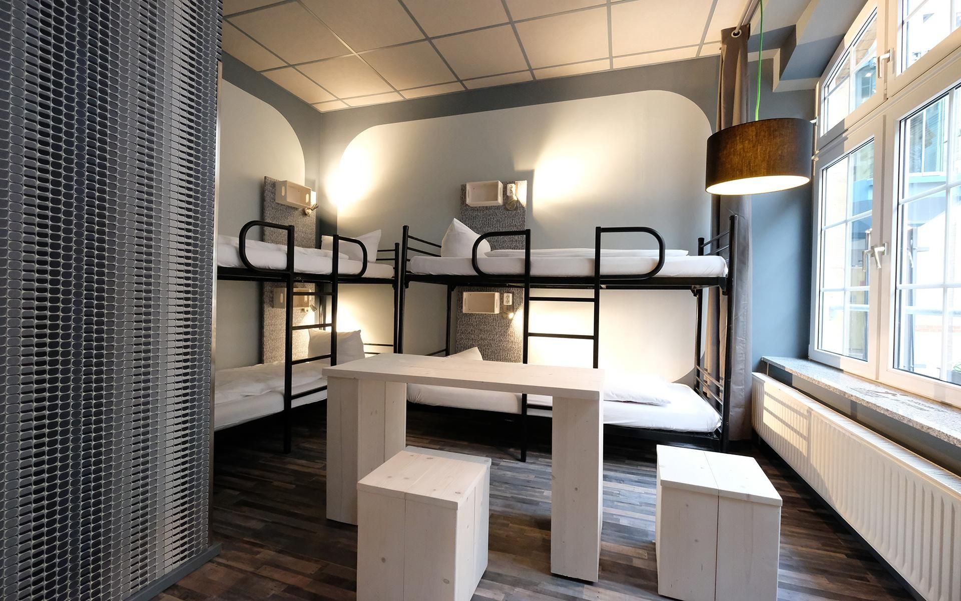 6-Bed Room
