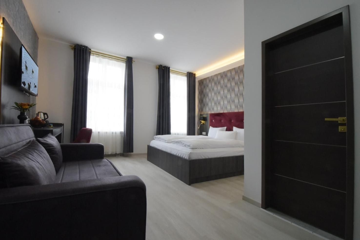 Deluxe Family Room