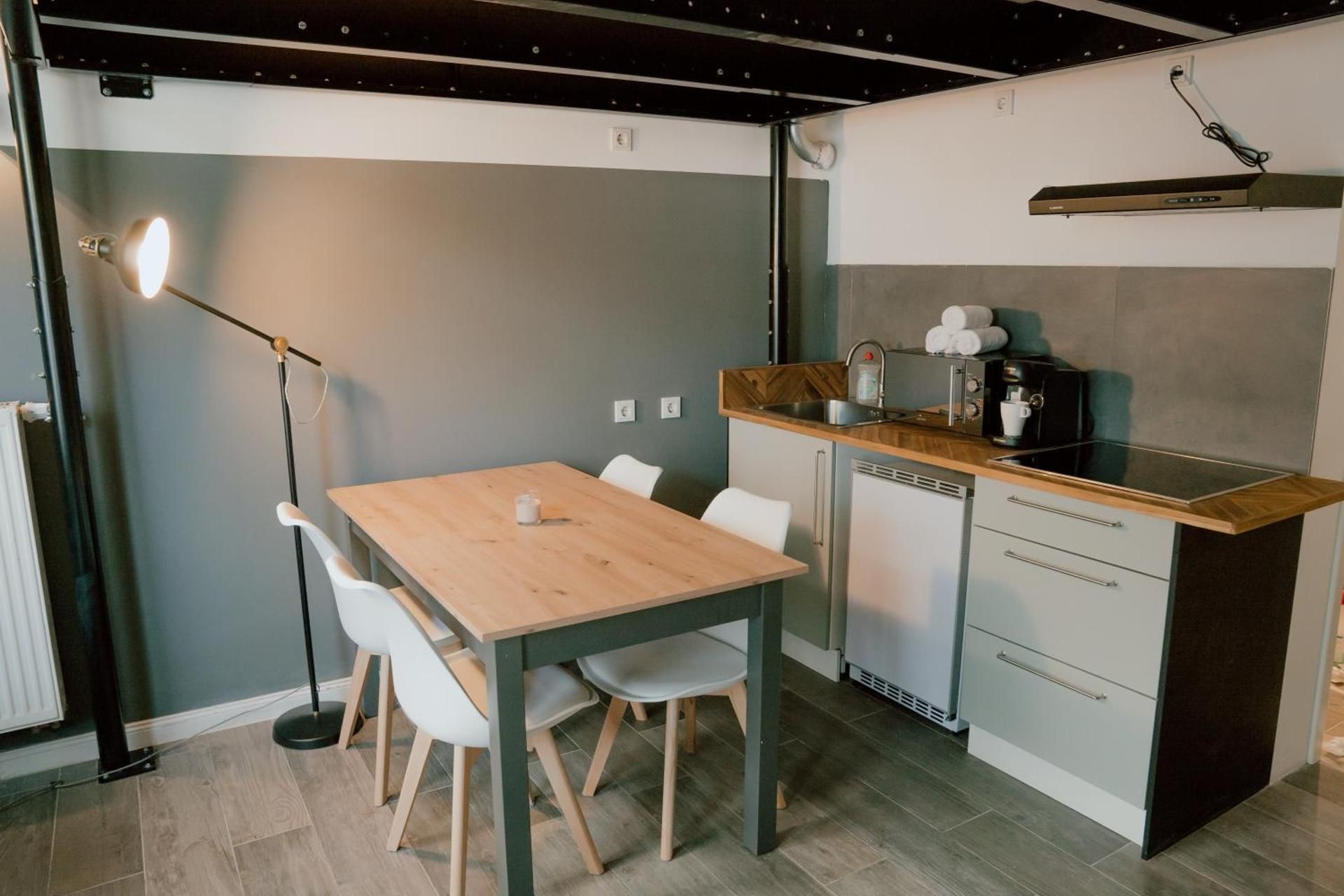 12 Monkeys Apartments