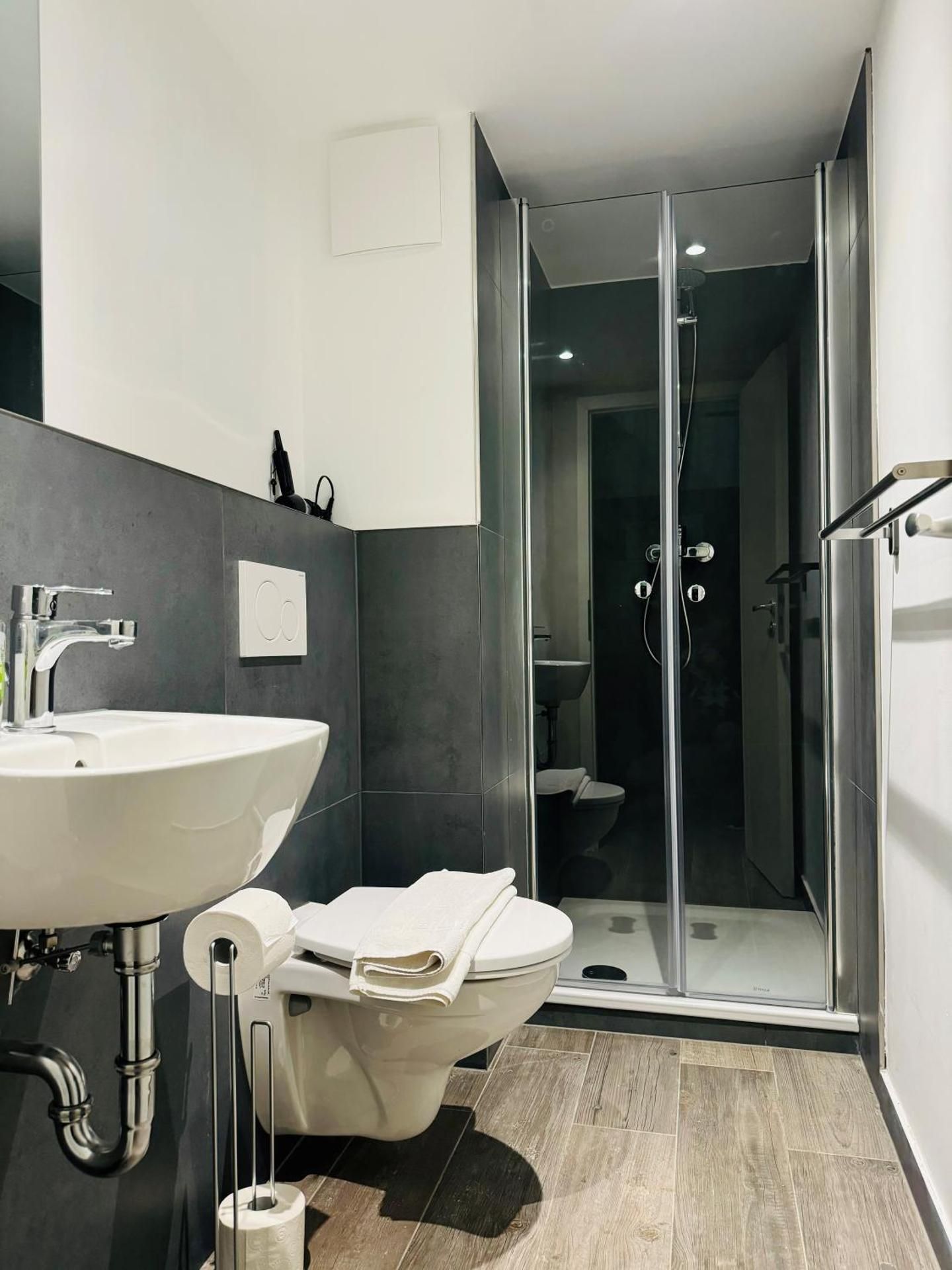 12 Monkeys Apartments Superior Studio 2