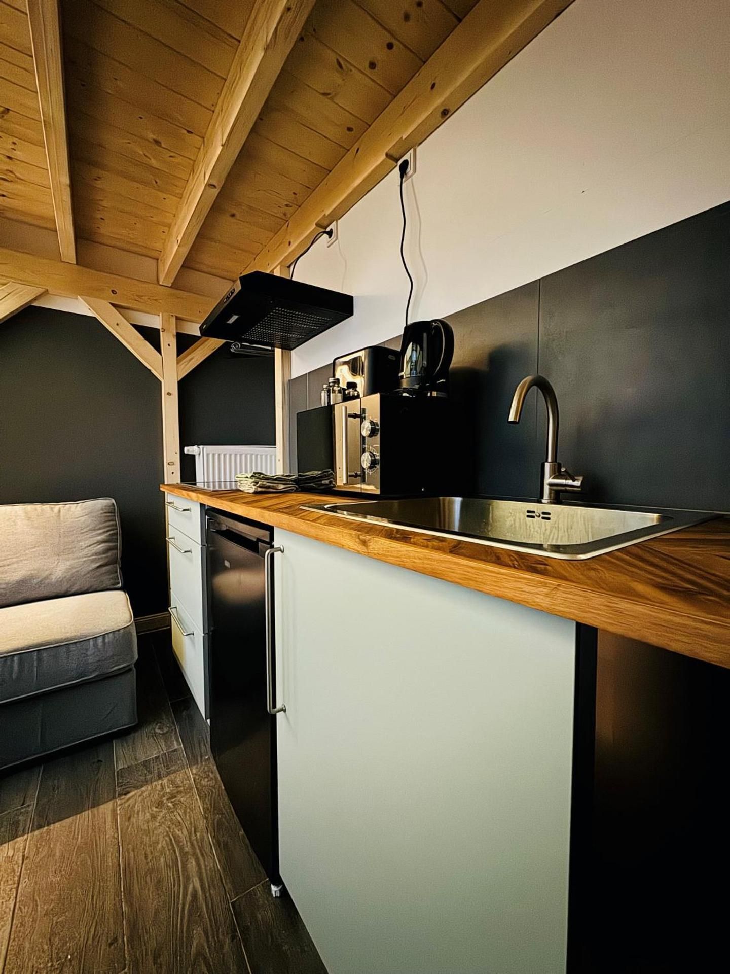 12 Monkeys Apartments Superior Studio 3