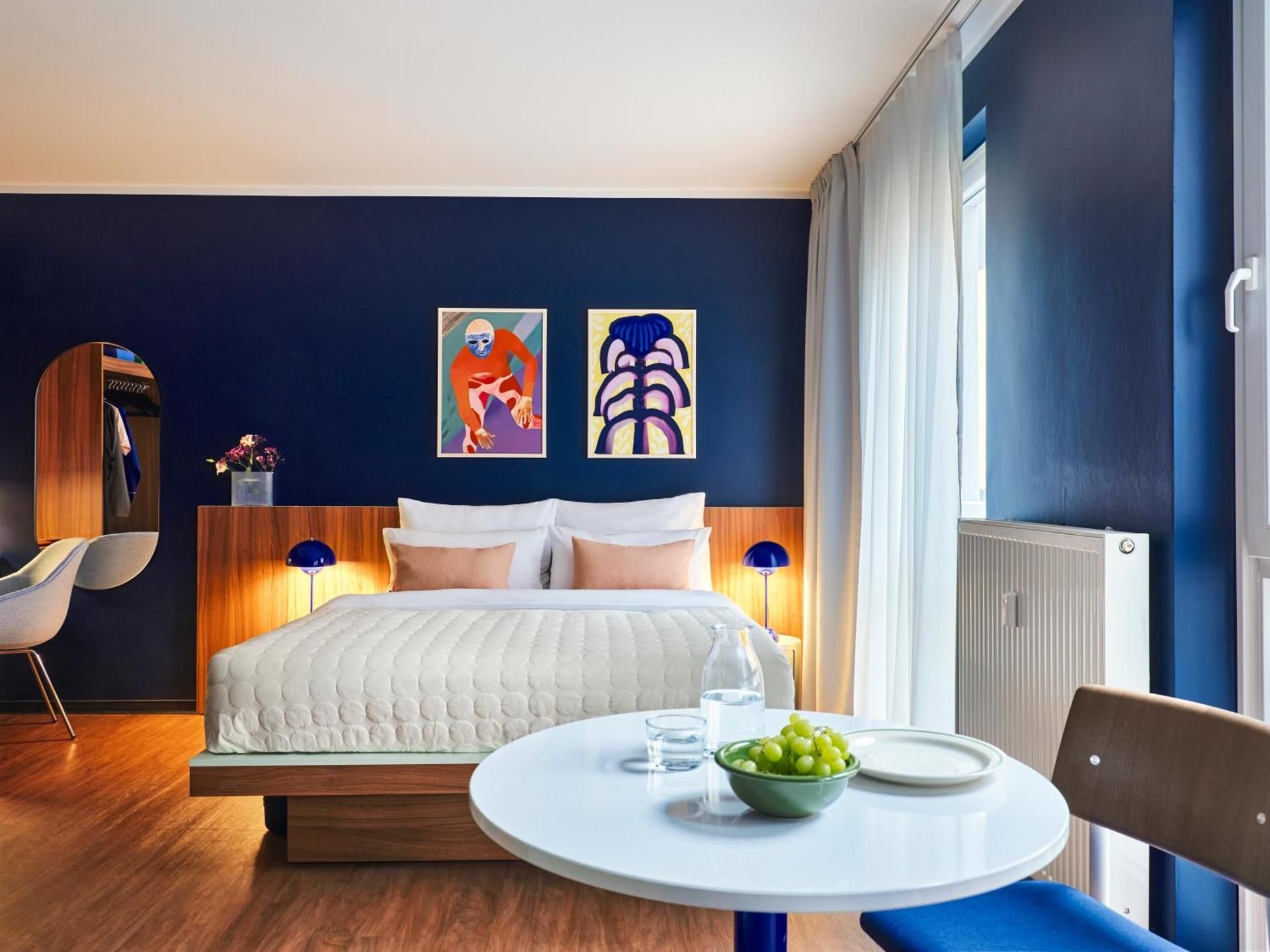 Medium Studio with Kitchenette