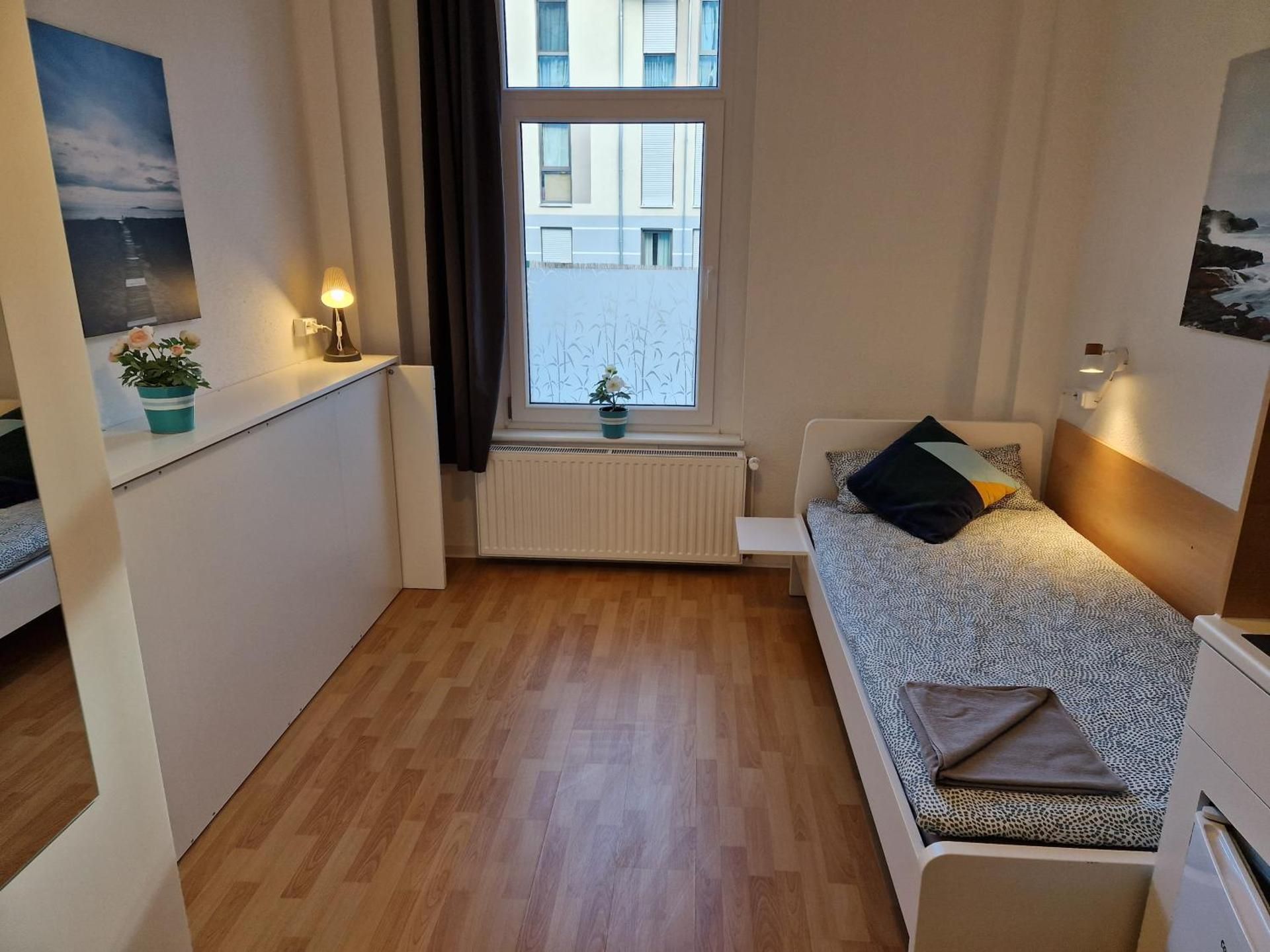 Studio (with private Bathroom next door) 