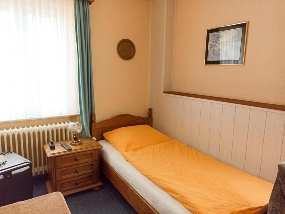 Twin Room with Shower