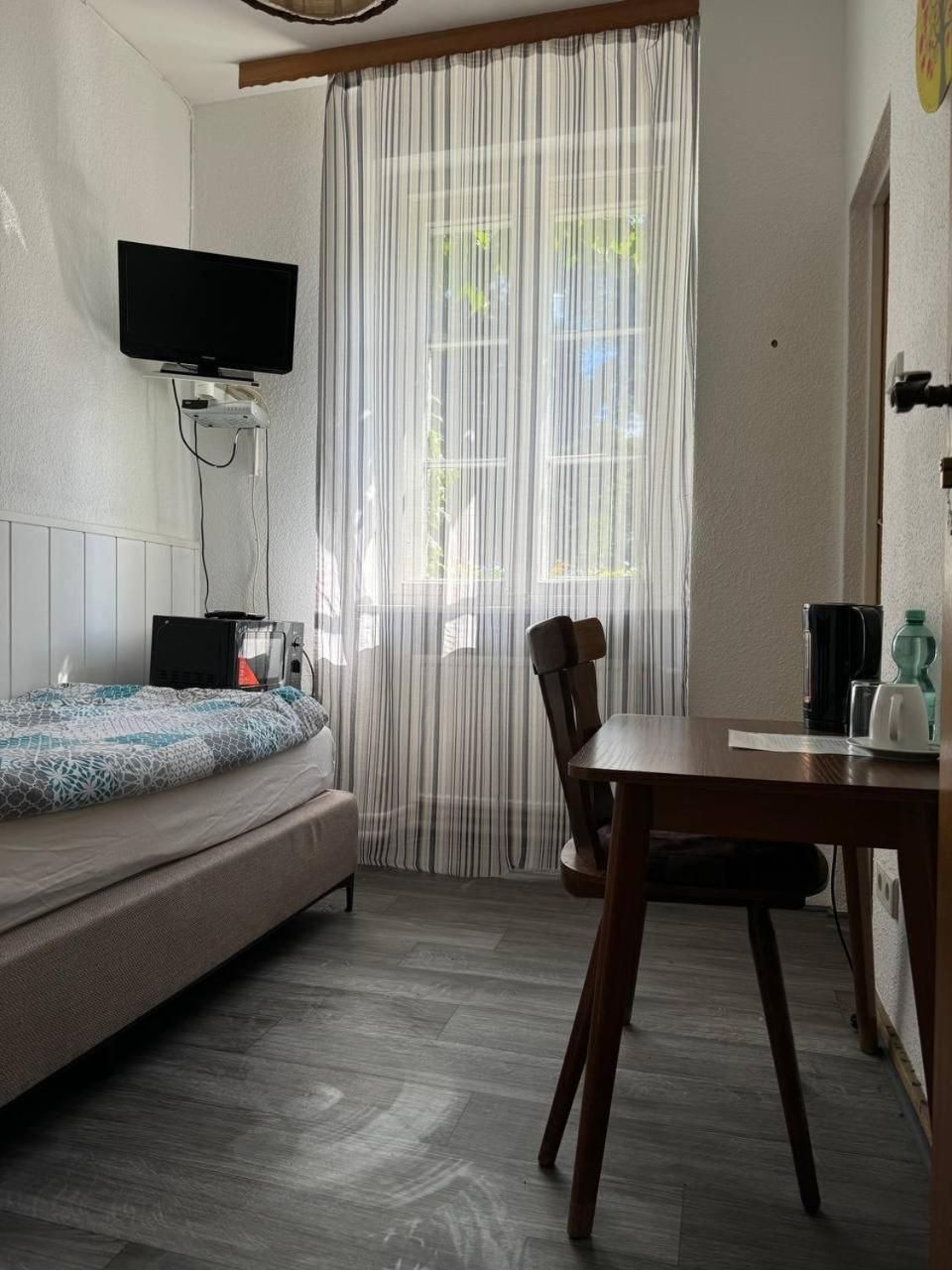 Small Single Room
