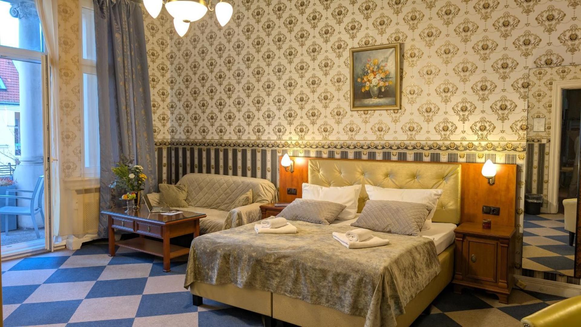 Triple Room
